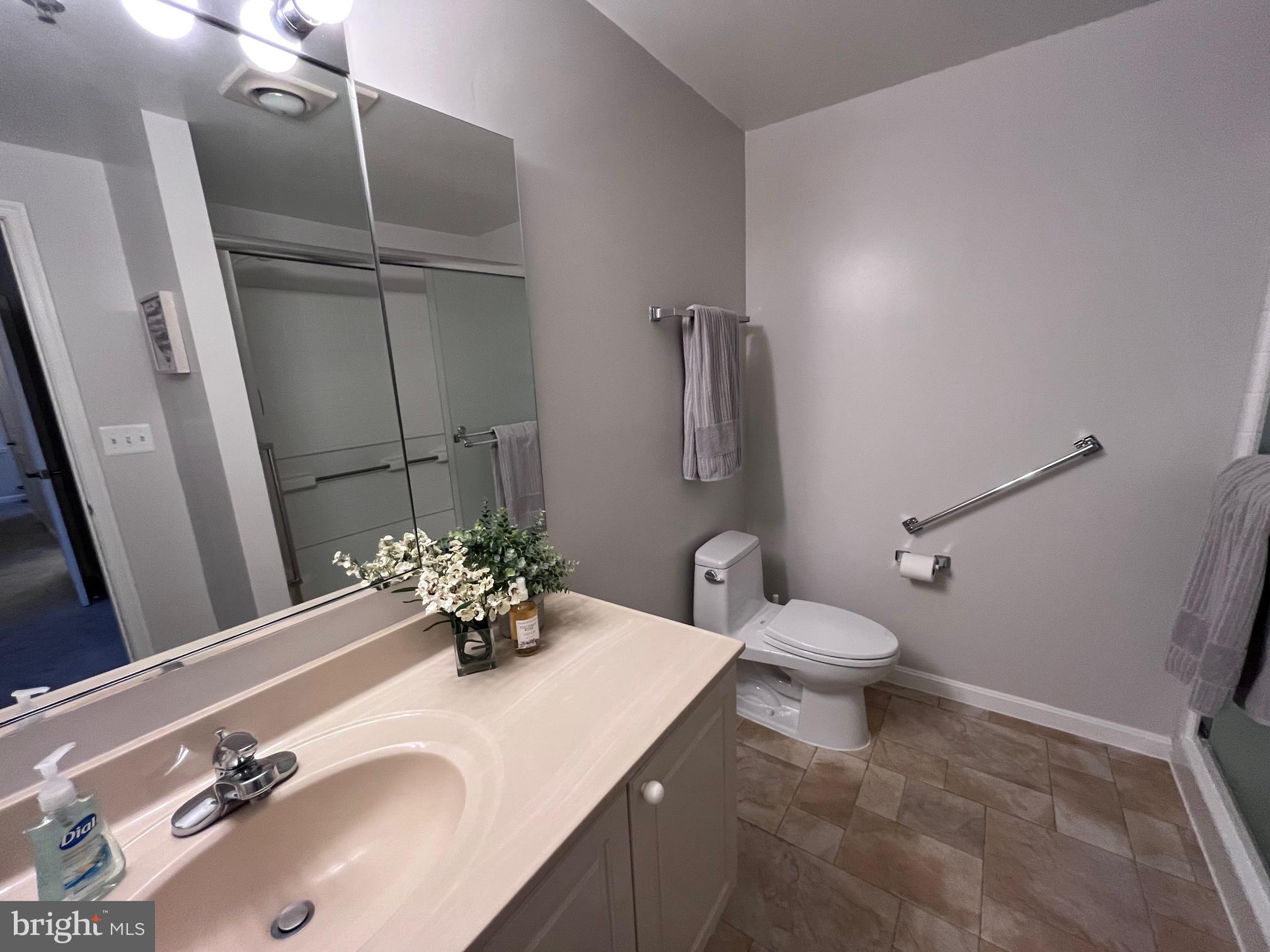 TURNBERRY COURTS AT LEIS - Residential