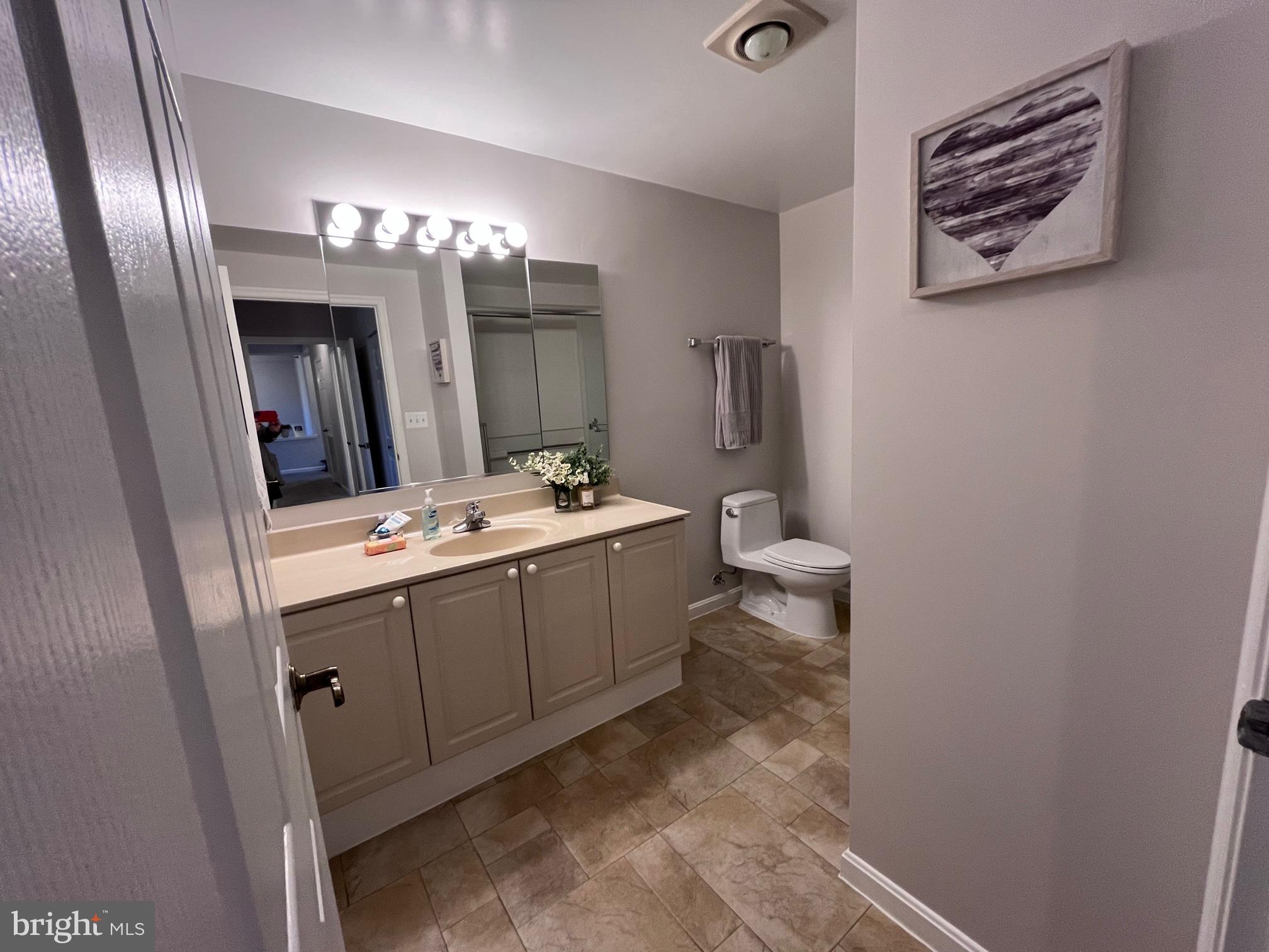 TURNBERRY COURTS AT LEIS - Residential