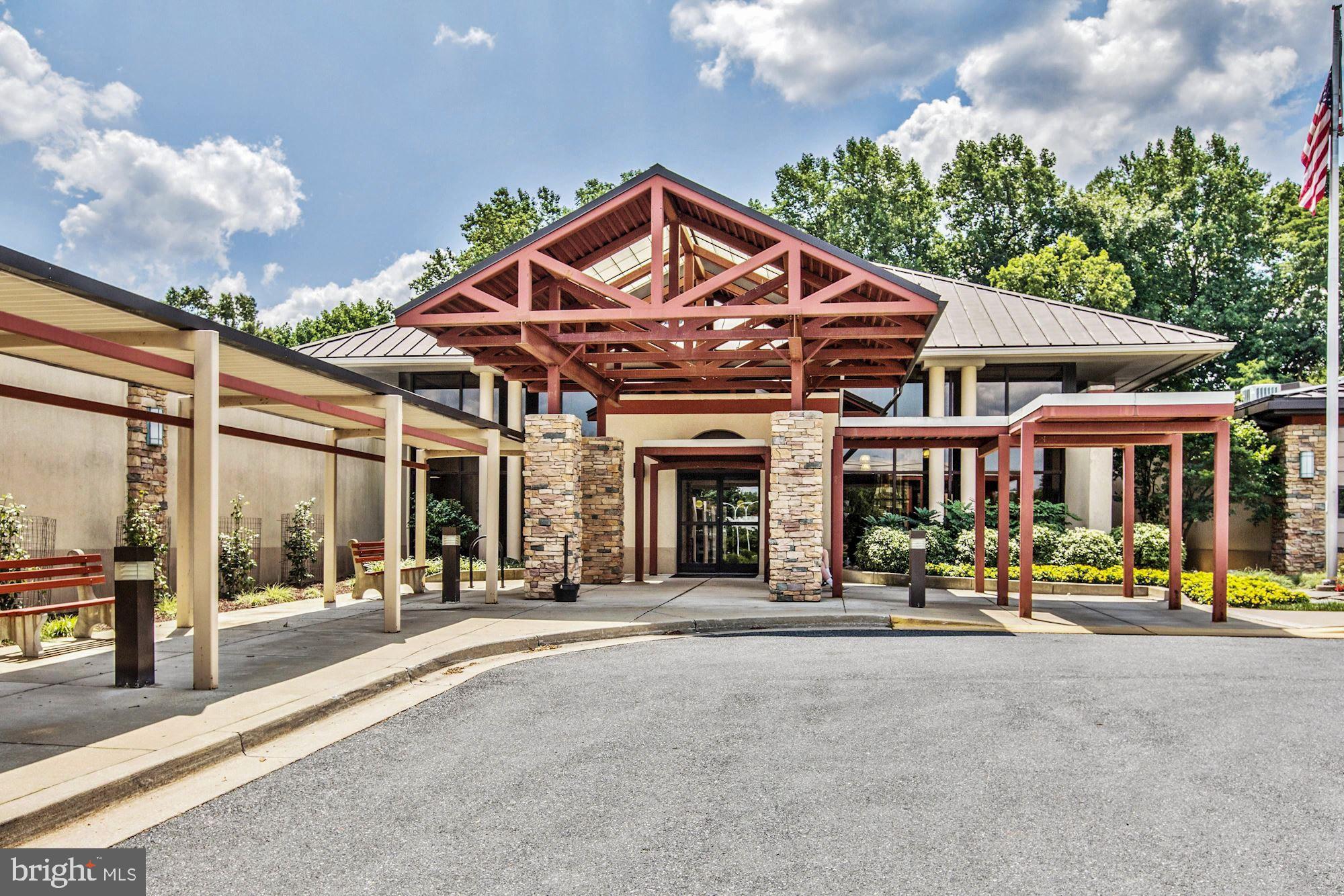 TURNBERRY COURTS AT LEIS - Residential