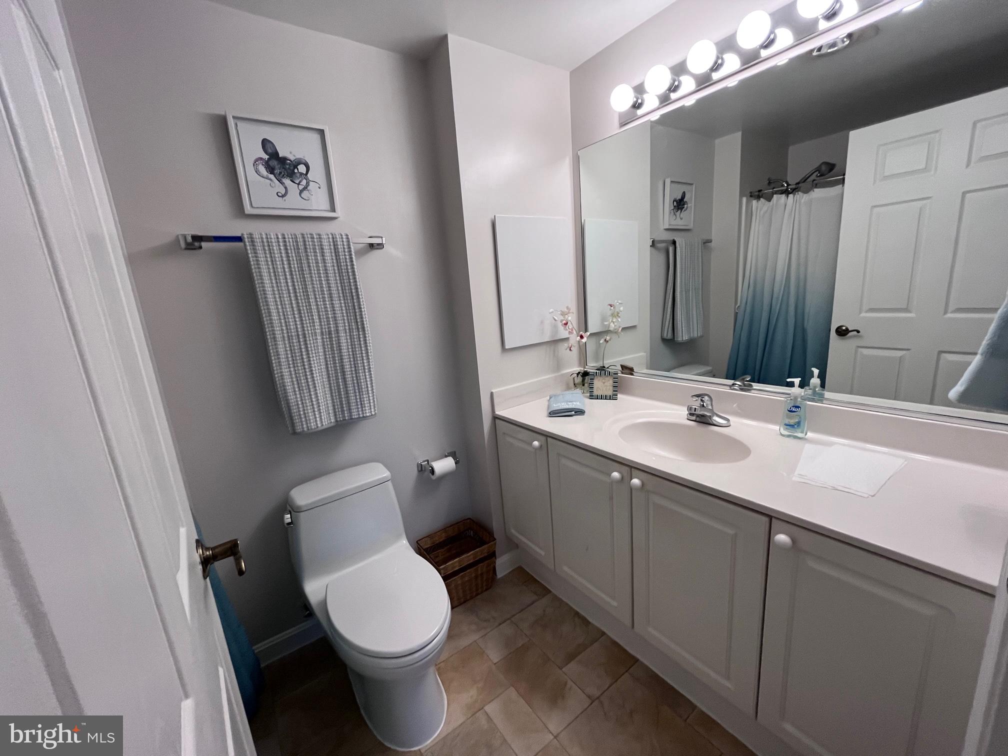 TURNBERRY COURTS AT LEIS - Residential