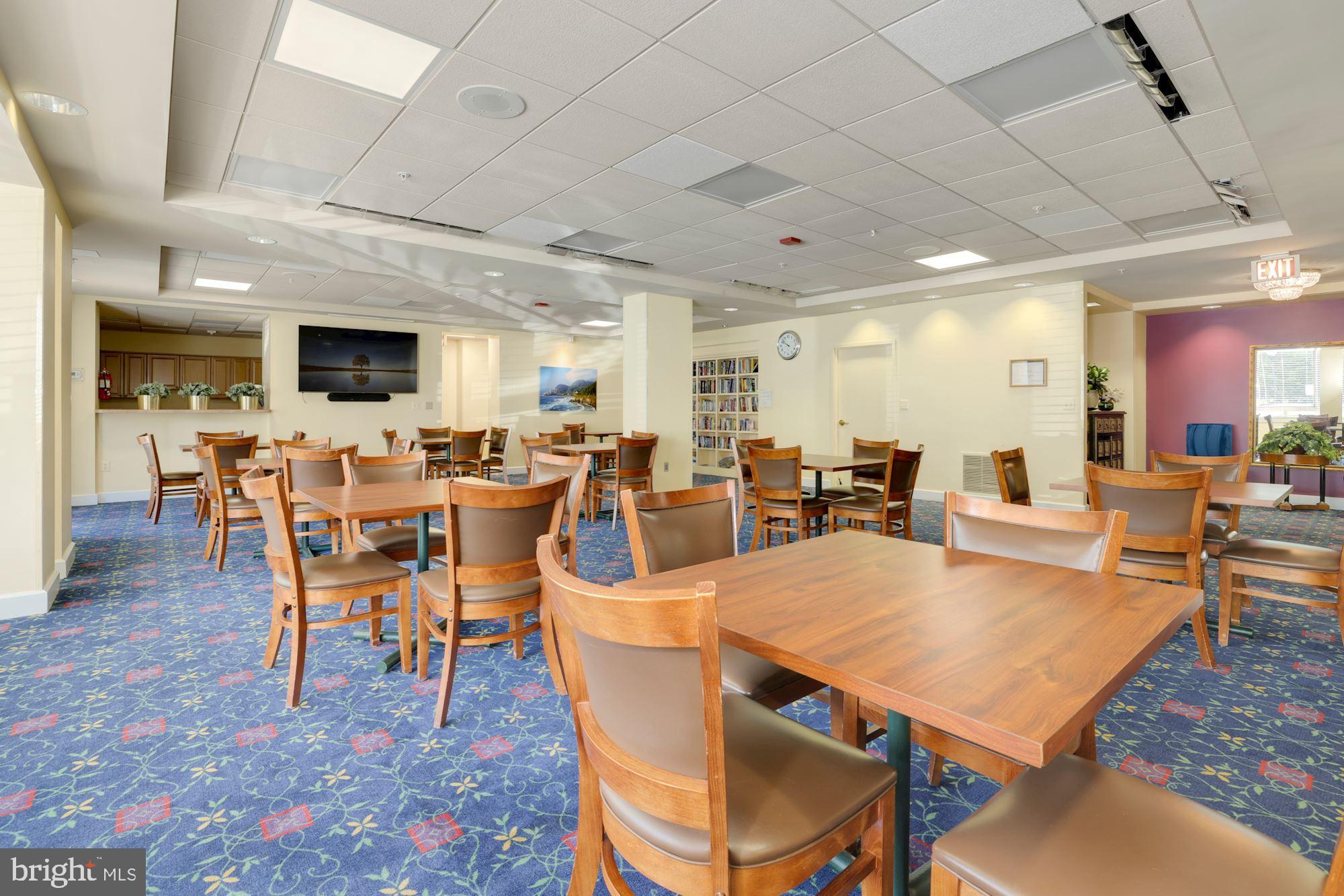 TURNBERRY COURTS AT LEIS - Residential