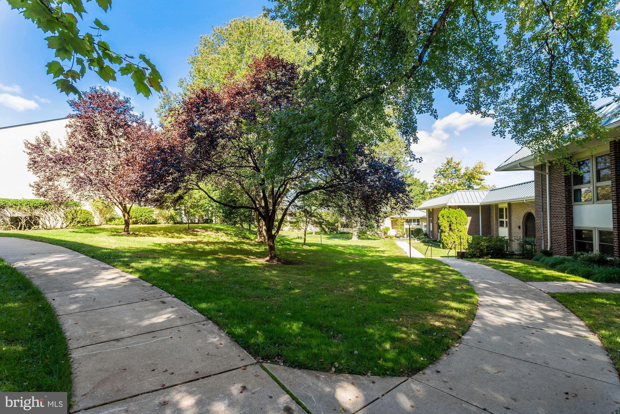 TURNBERRY COURTS AT LEIS - Residential