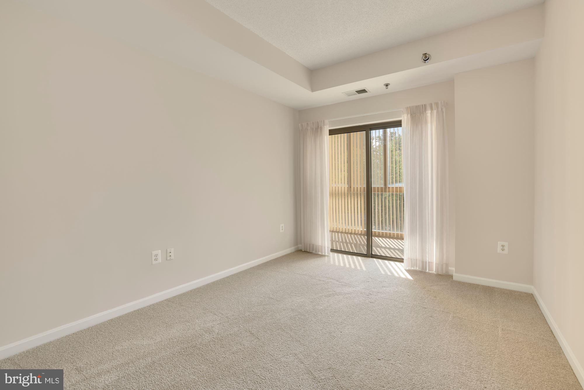 TURNBERRY COURTS AT LEIS - Residential