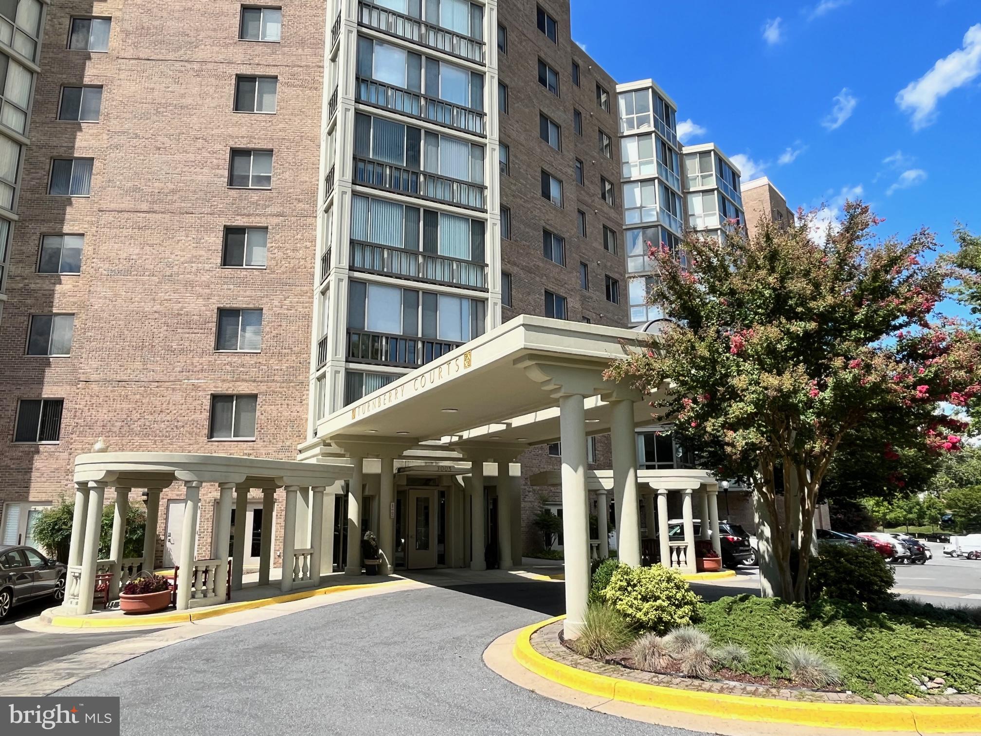 TURNBERRY COURTS AT LEIS - Residential