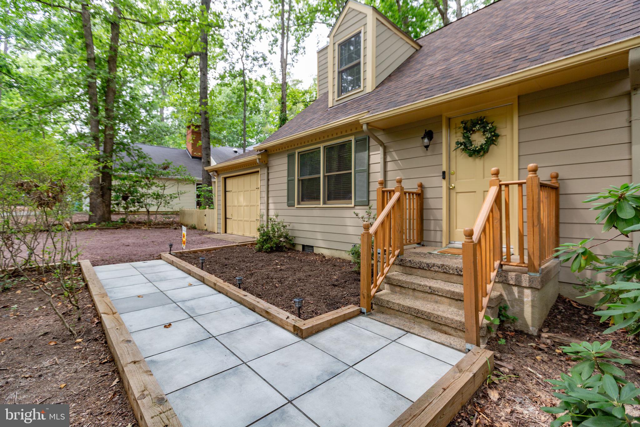 102 EAGLE COURT
