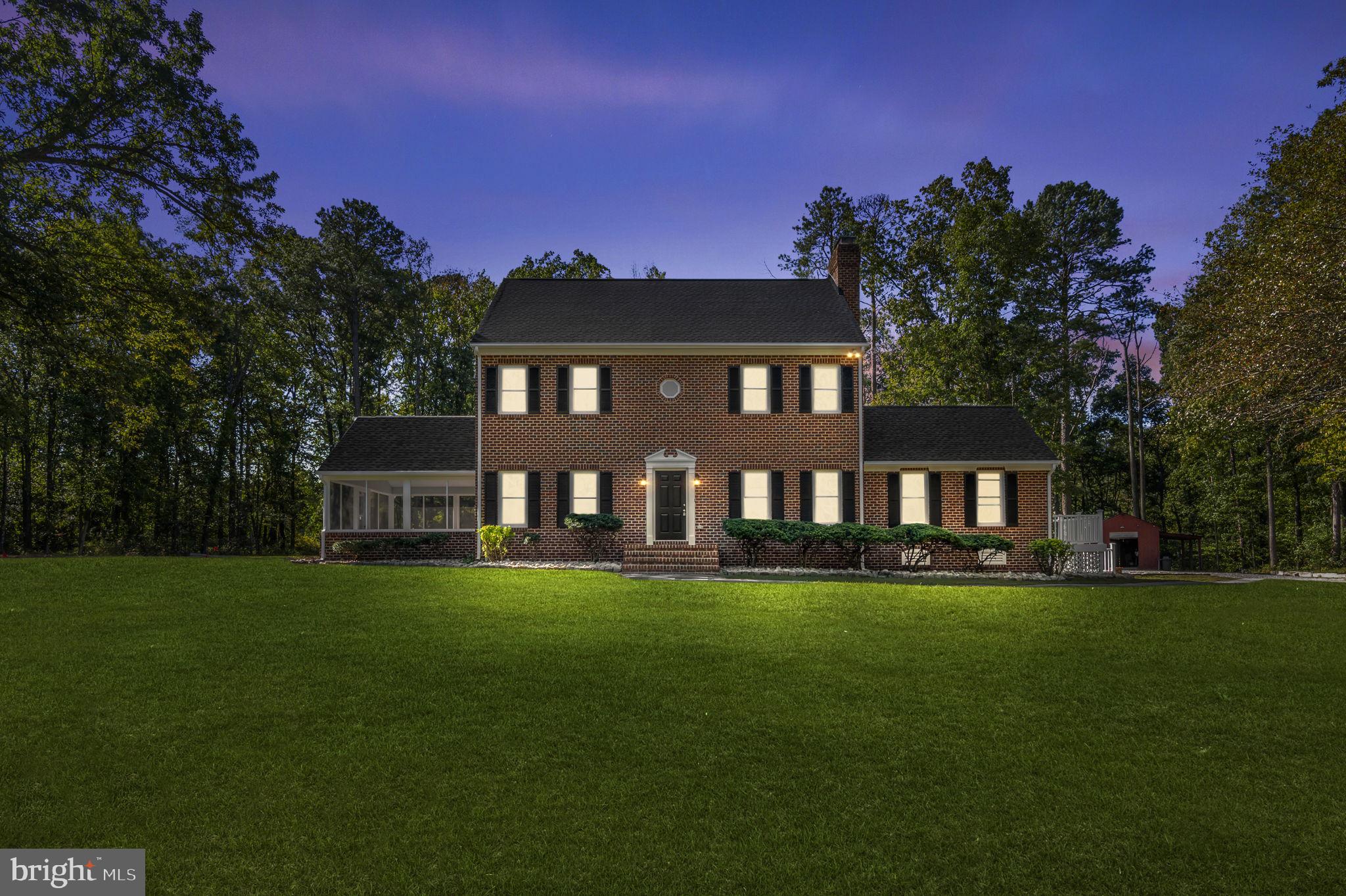 ELMONT - Residential