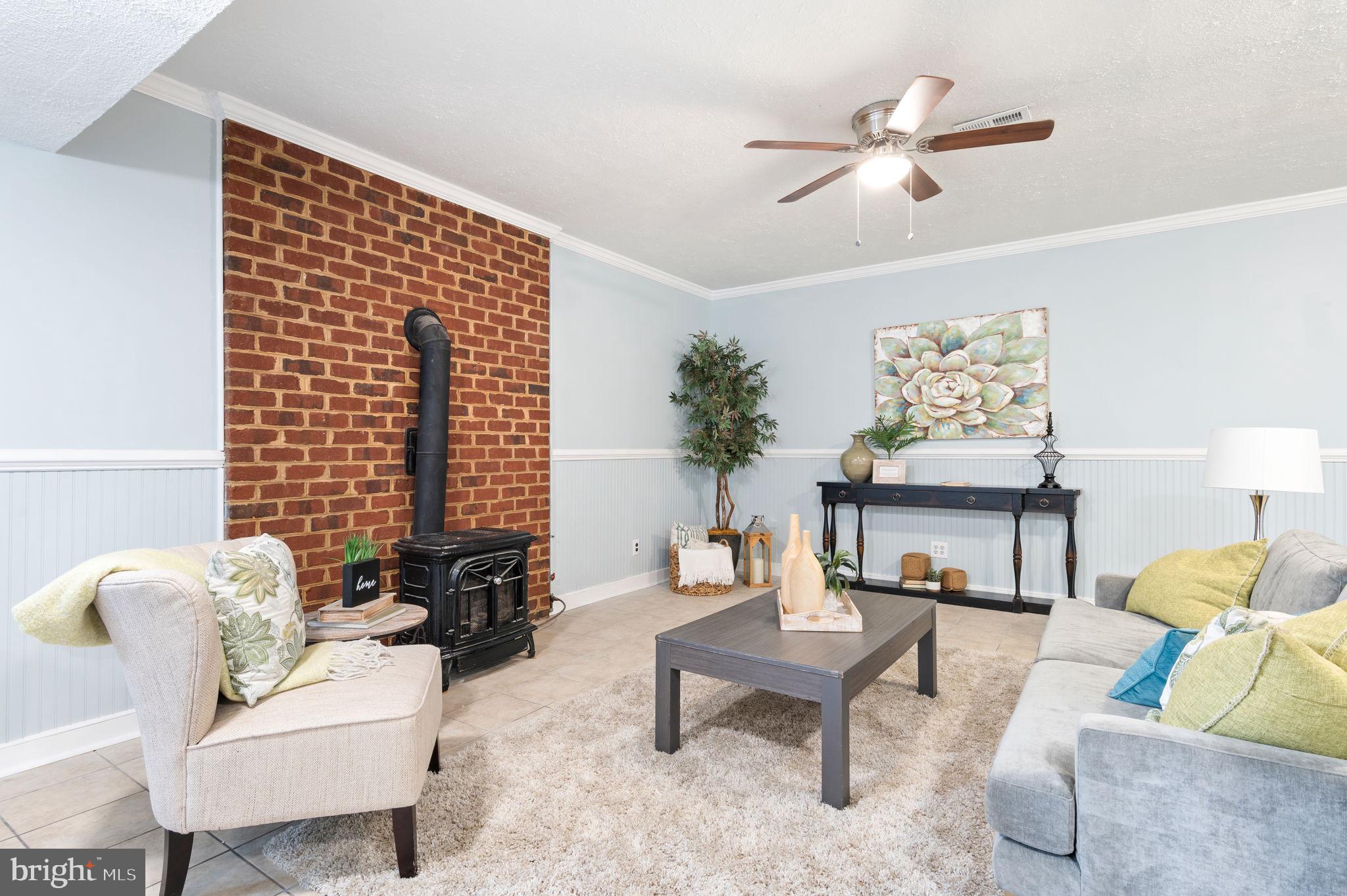 ELMONT - Residential