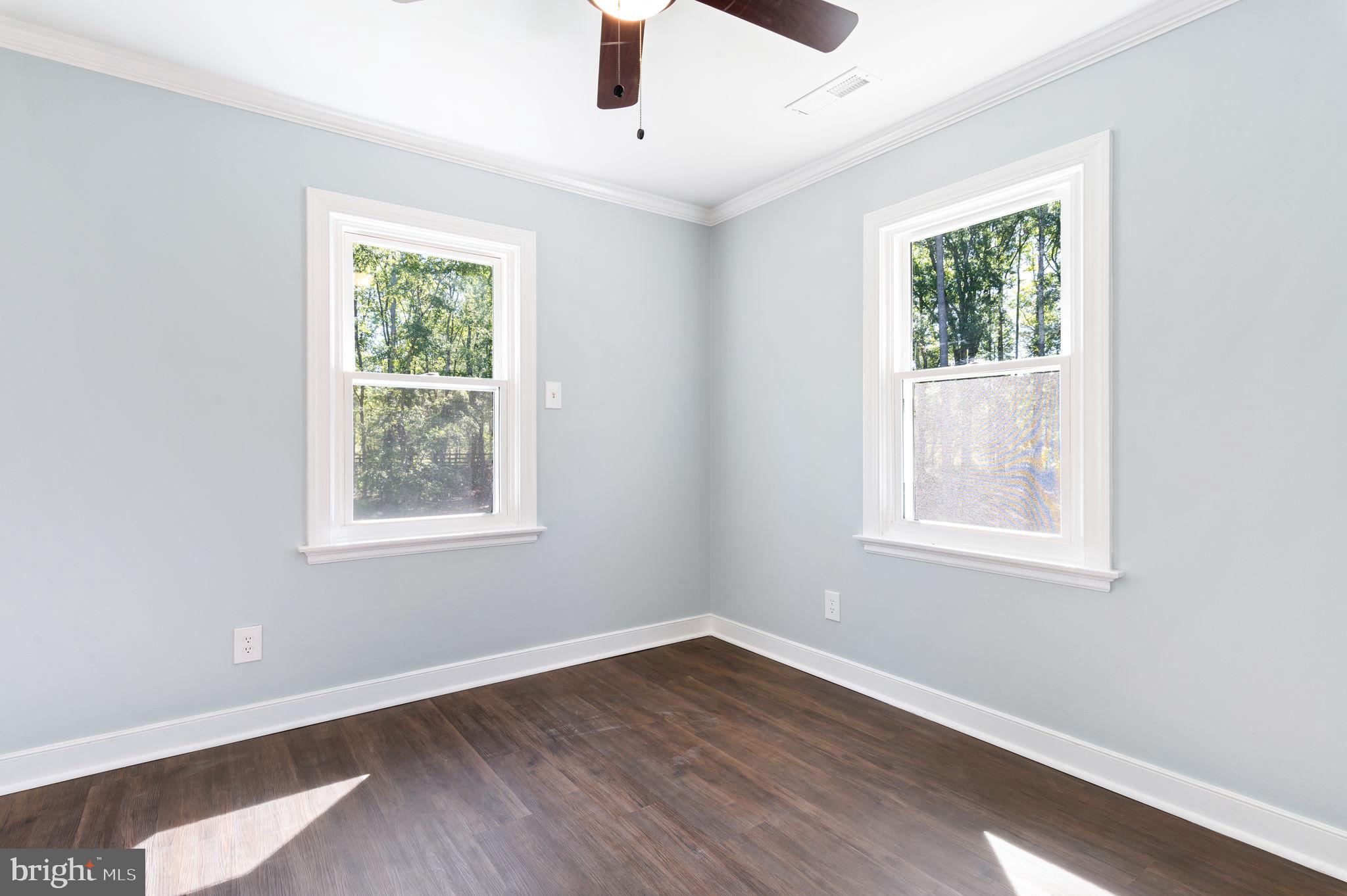 ELMONT - Residential