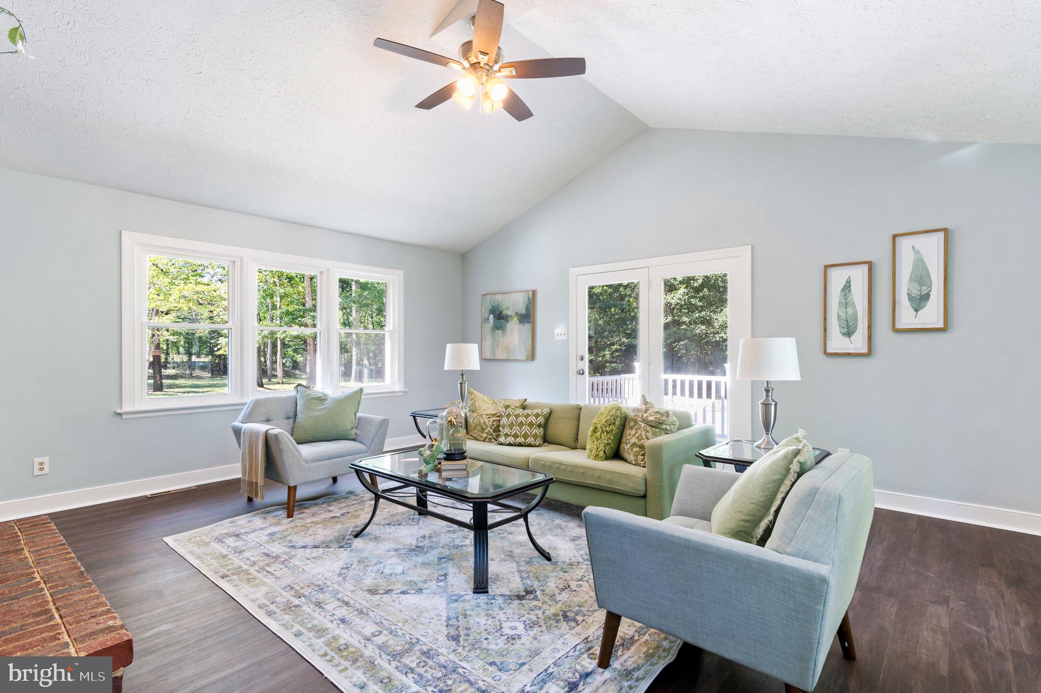 ELMONT - Residential