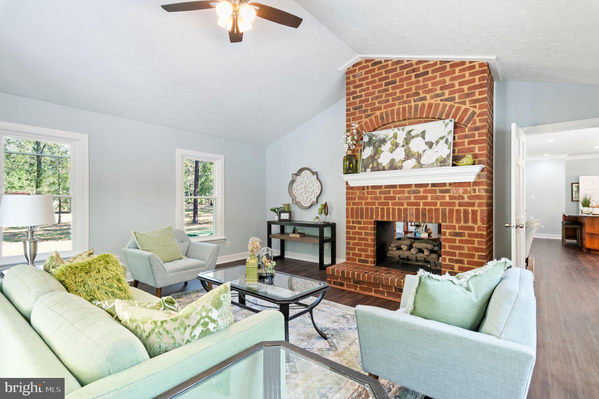 ELMONT - Residential