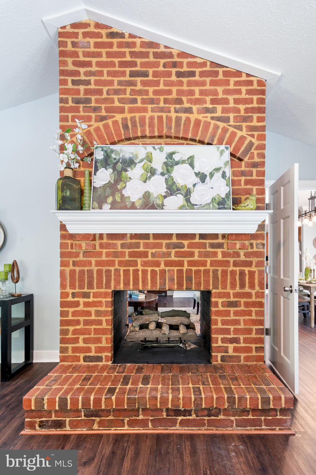 ELMONT - Residential