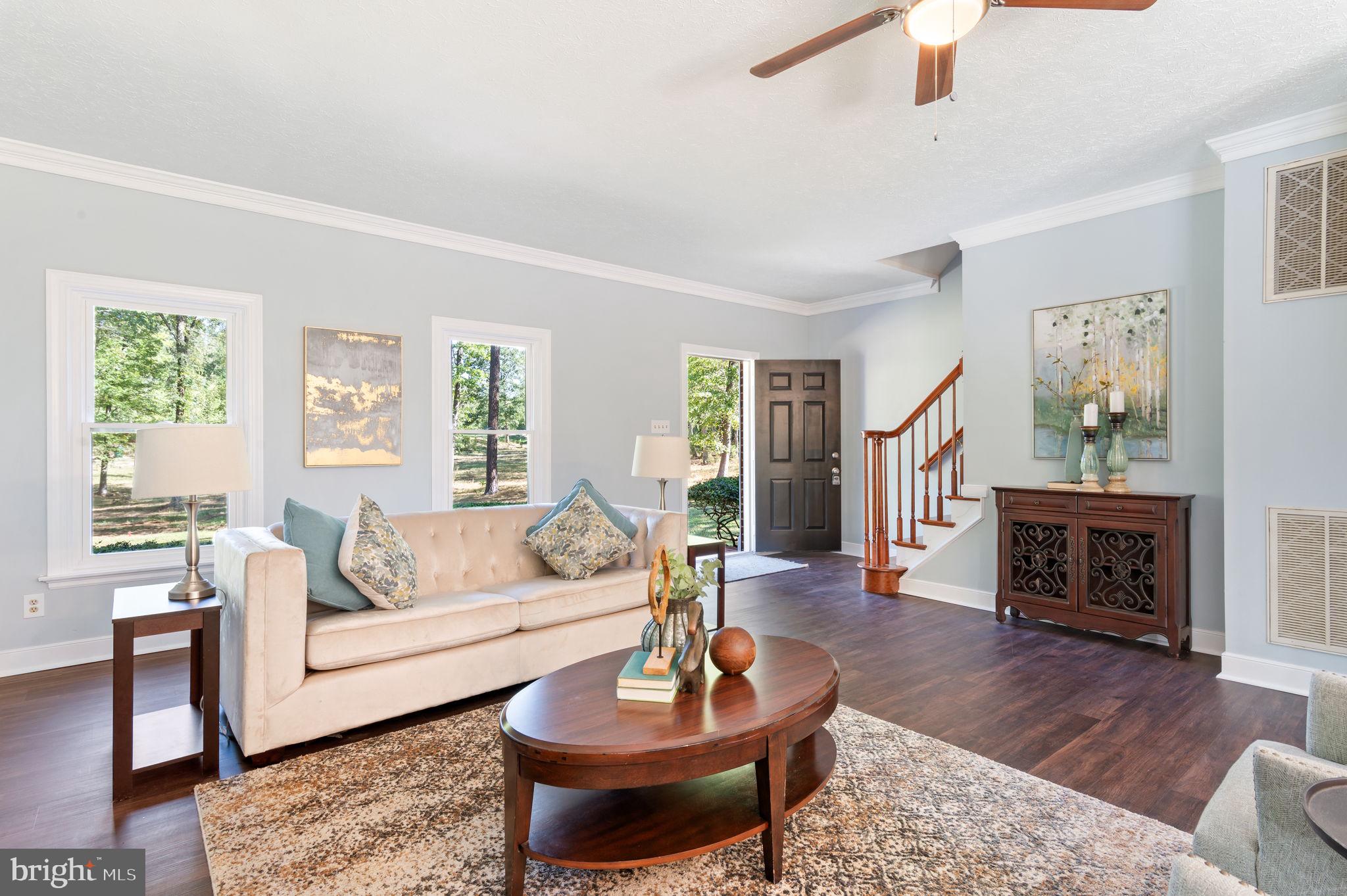 ELMONT - Residential