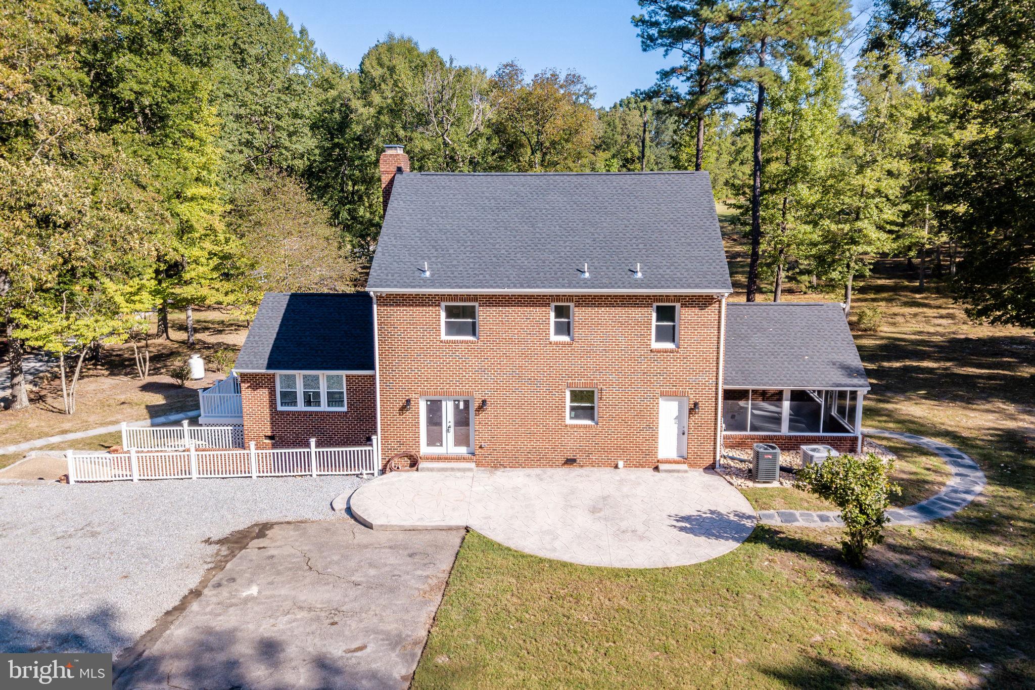 ELMONT - Residential