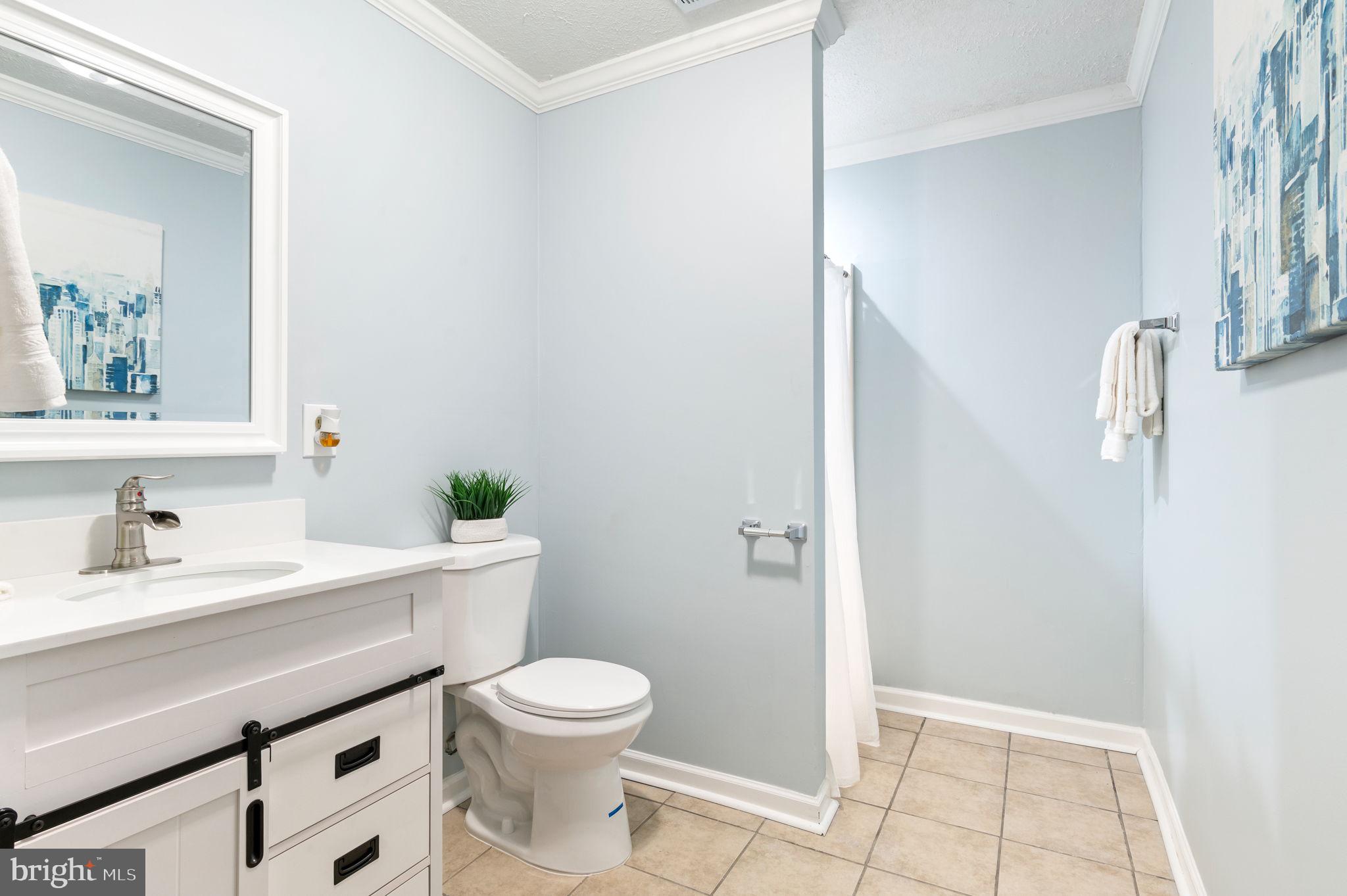 ELMONT - Residential