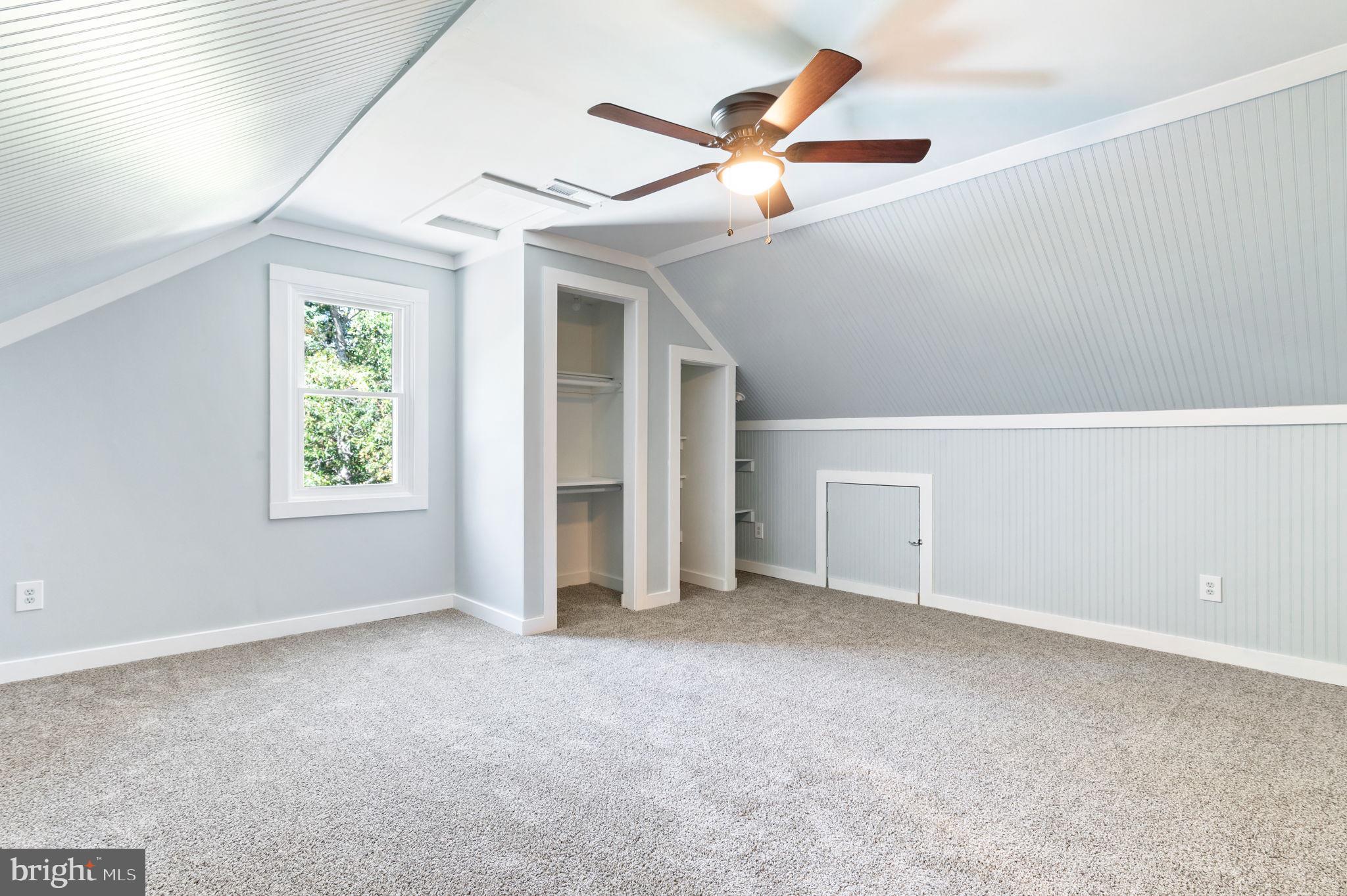 ELMONT - Residential