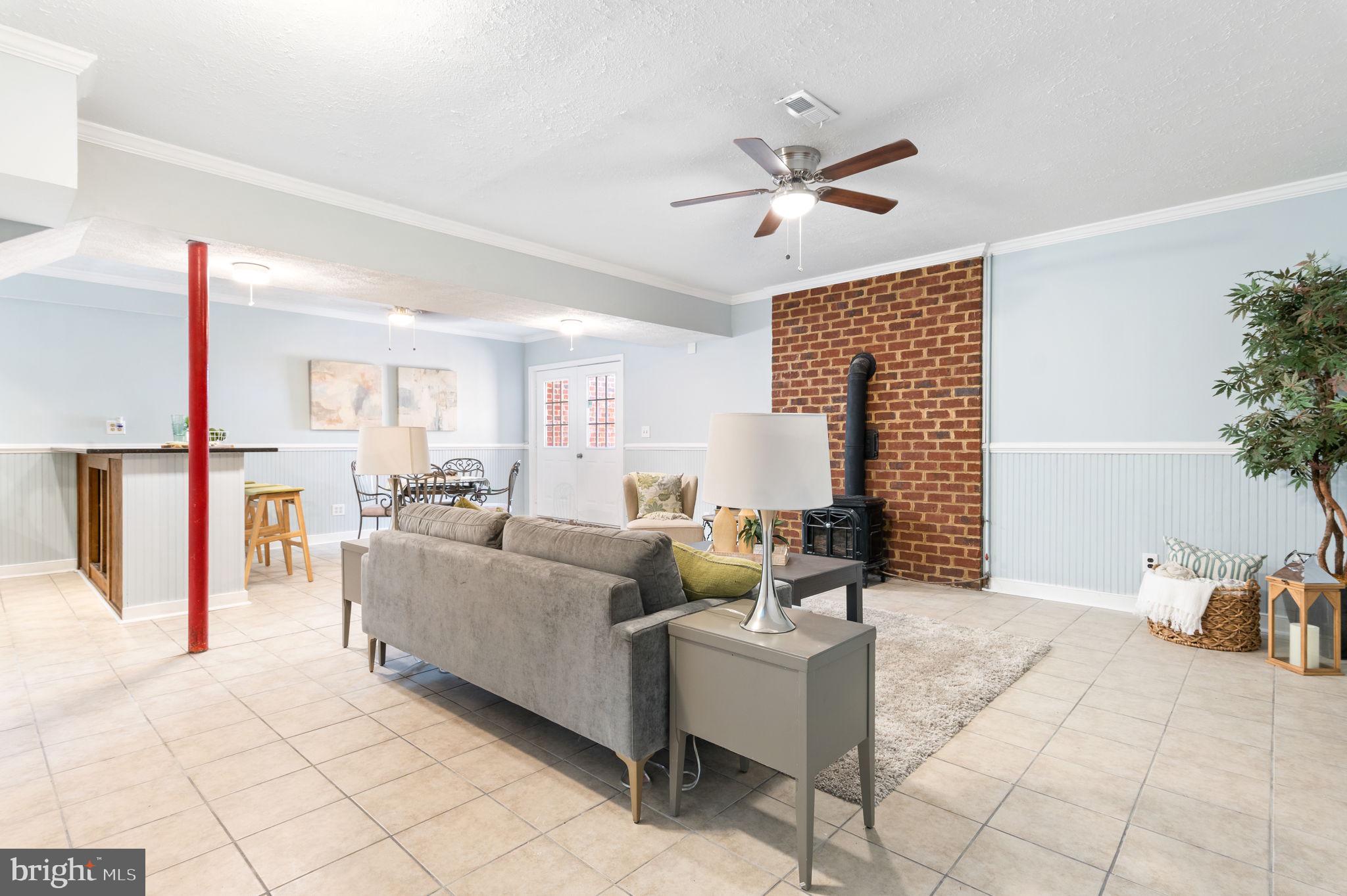 ELMONT - Residential