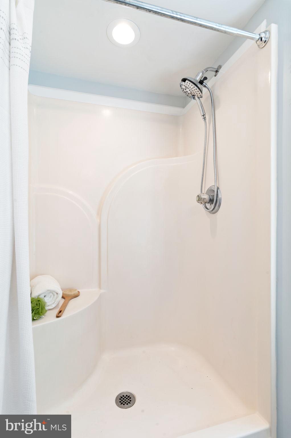 ELMONT - Residential