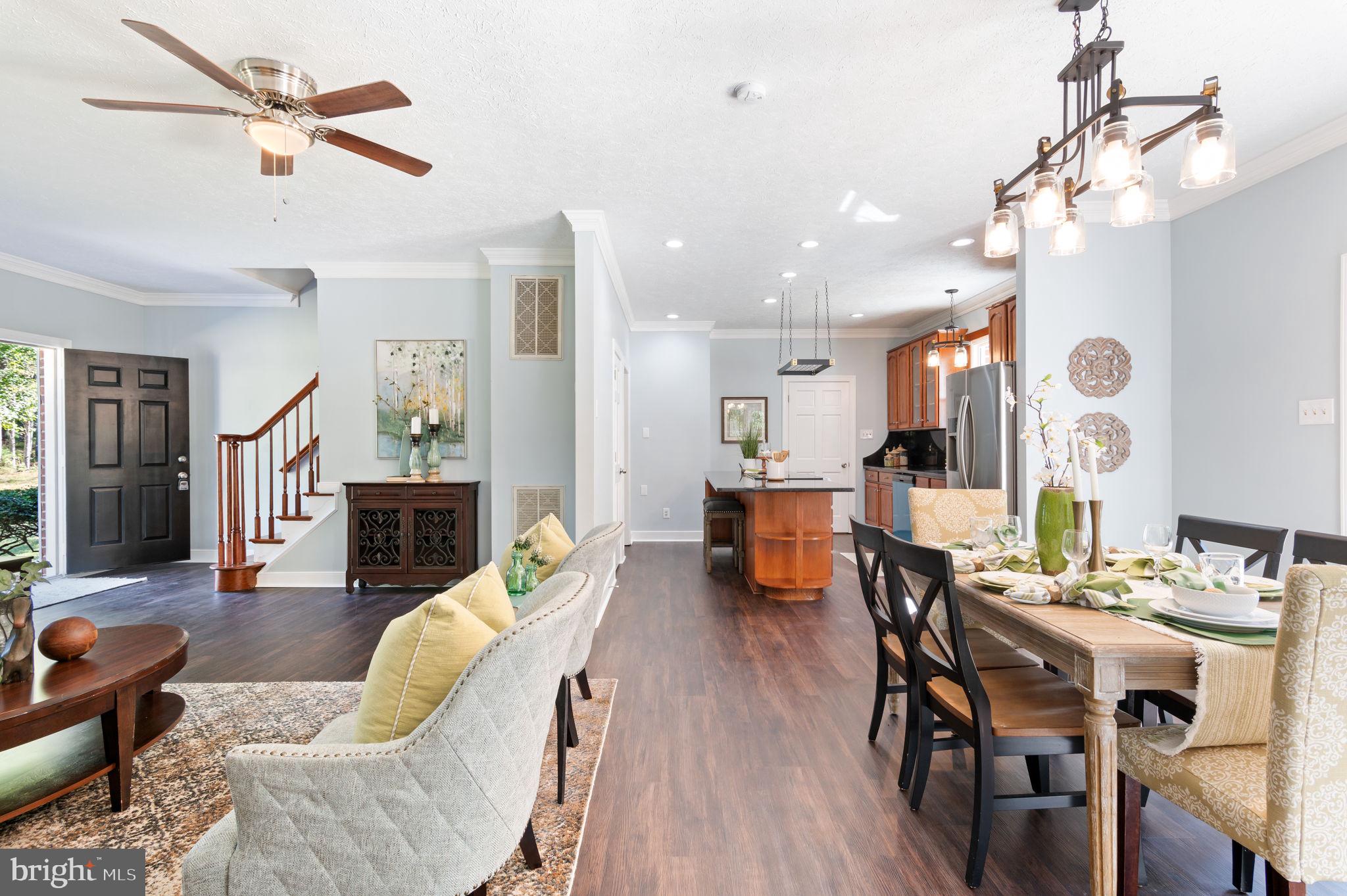 ELMONT - Residential