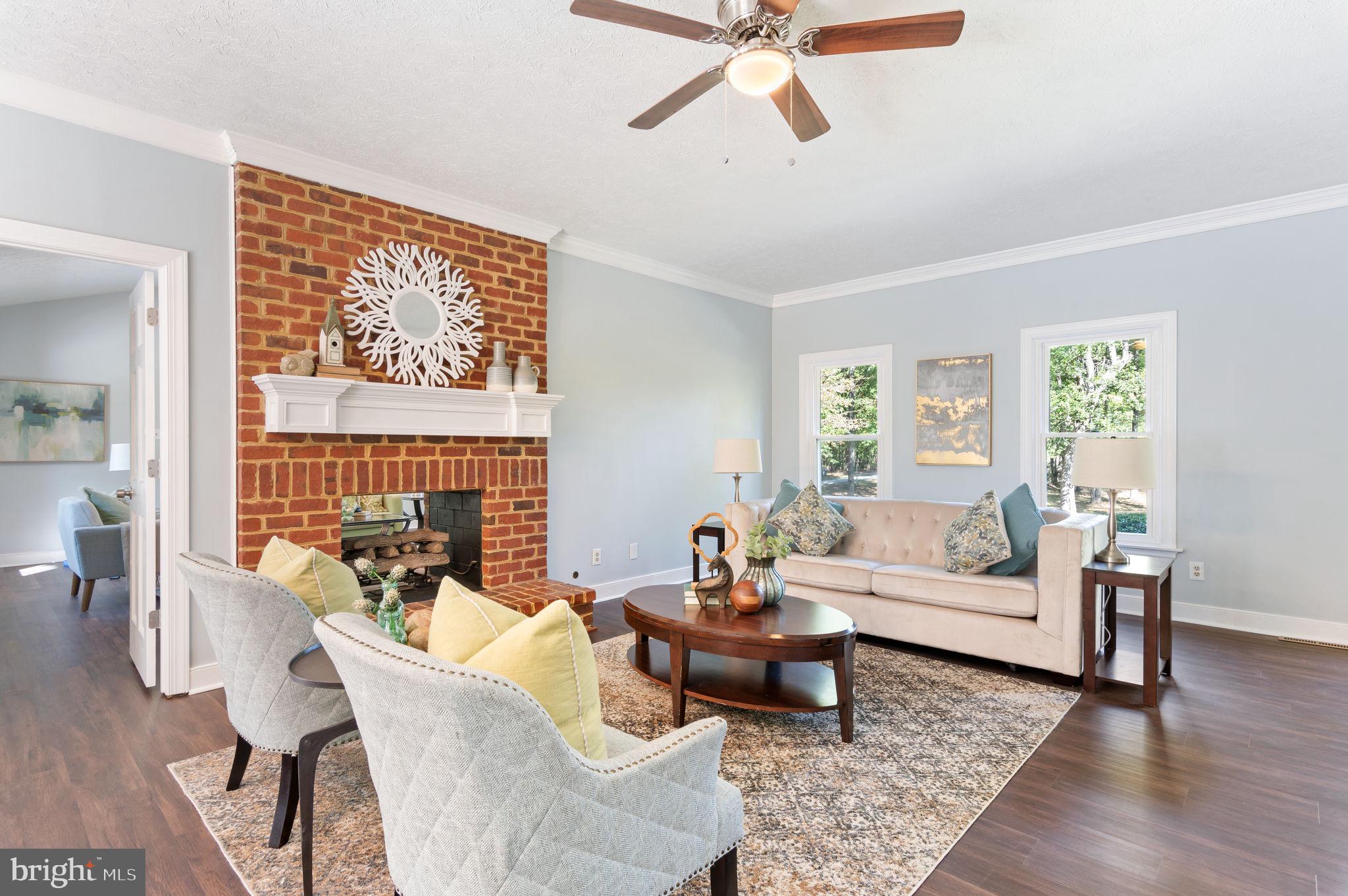 ELMONT - Residential