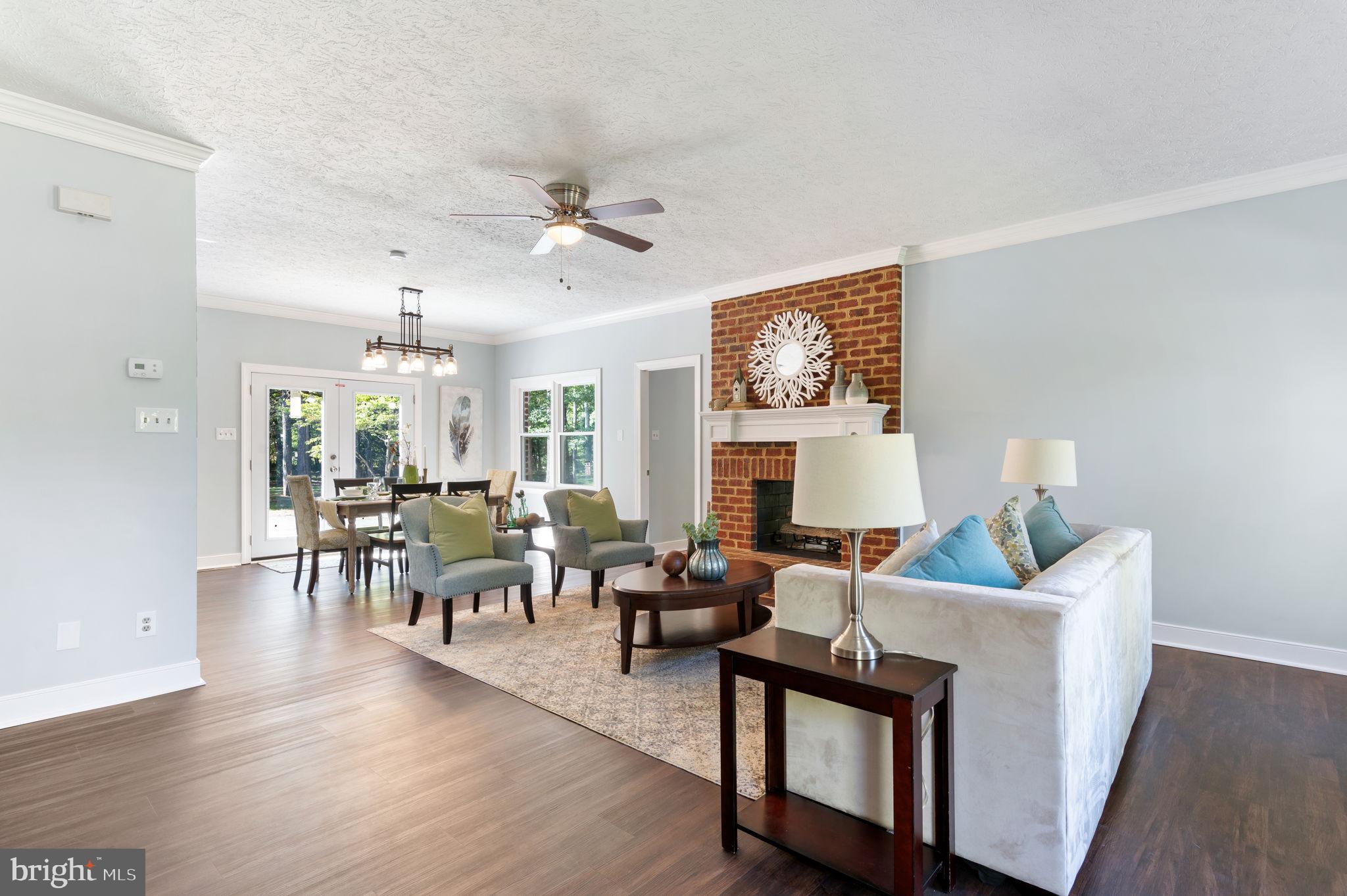 ELMONT - Residential