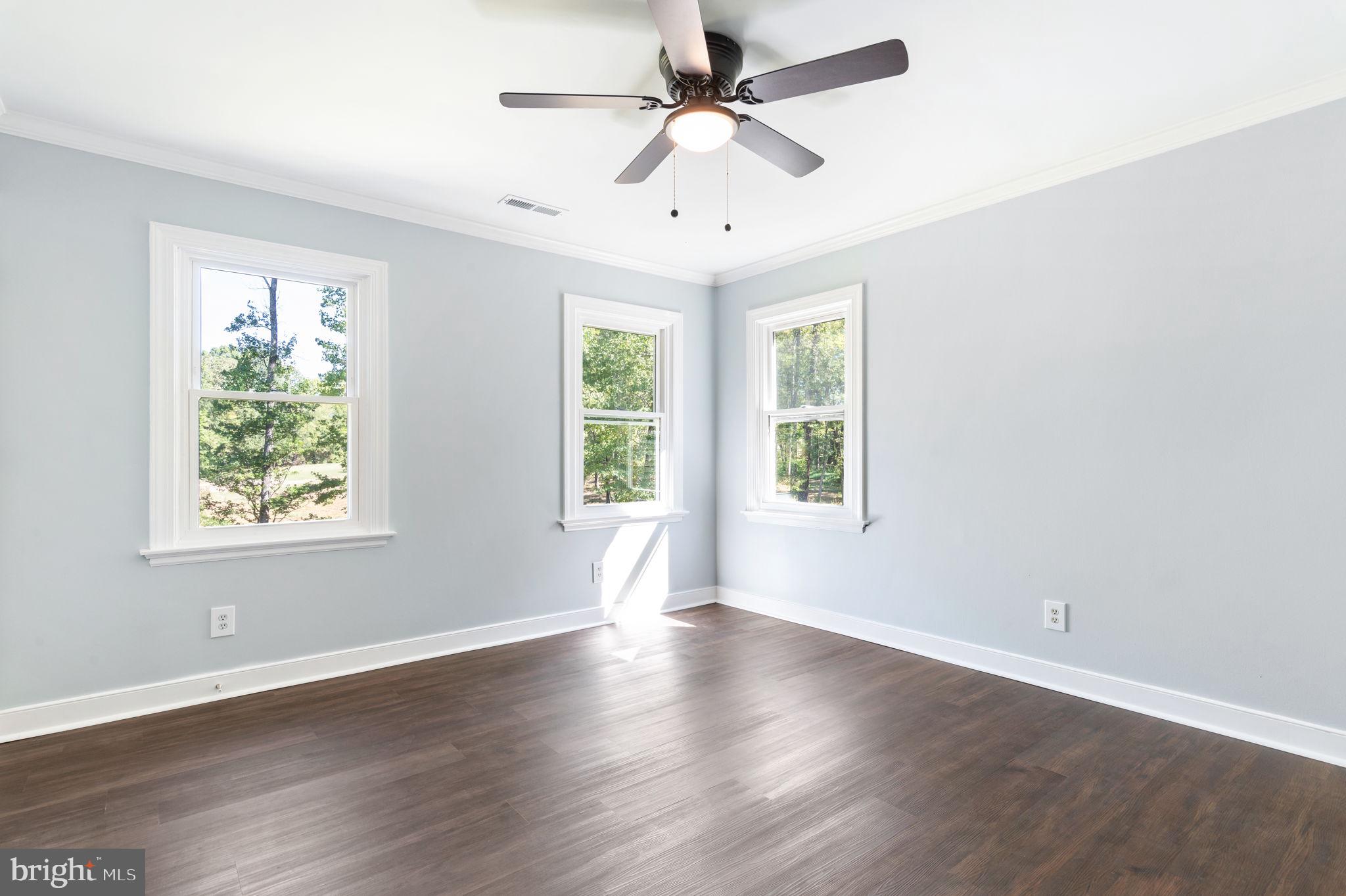 ELMONT - Residential