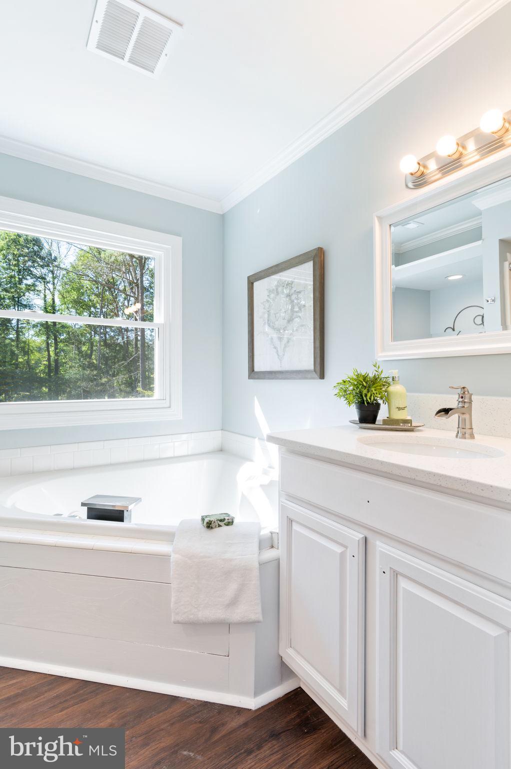 ELMONT - Residential