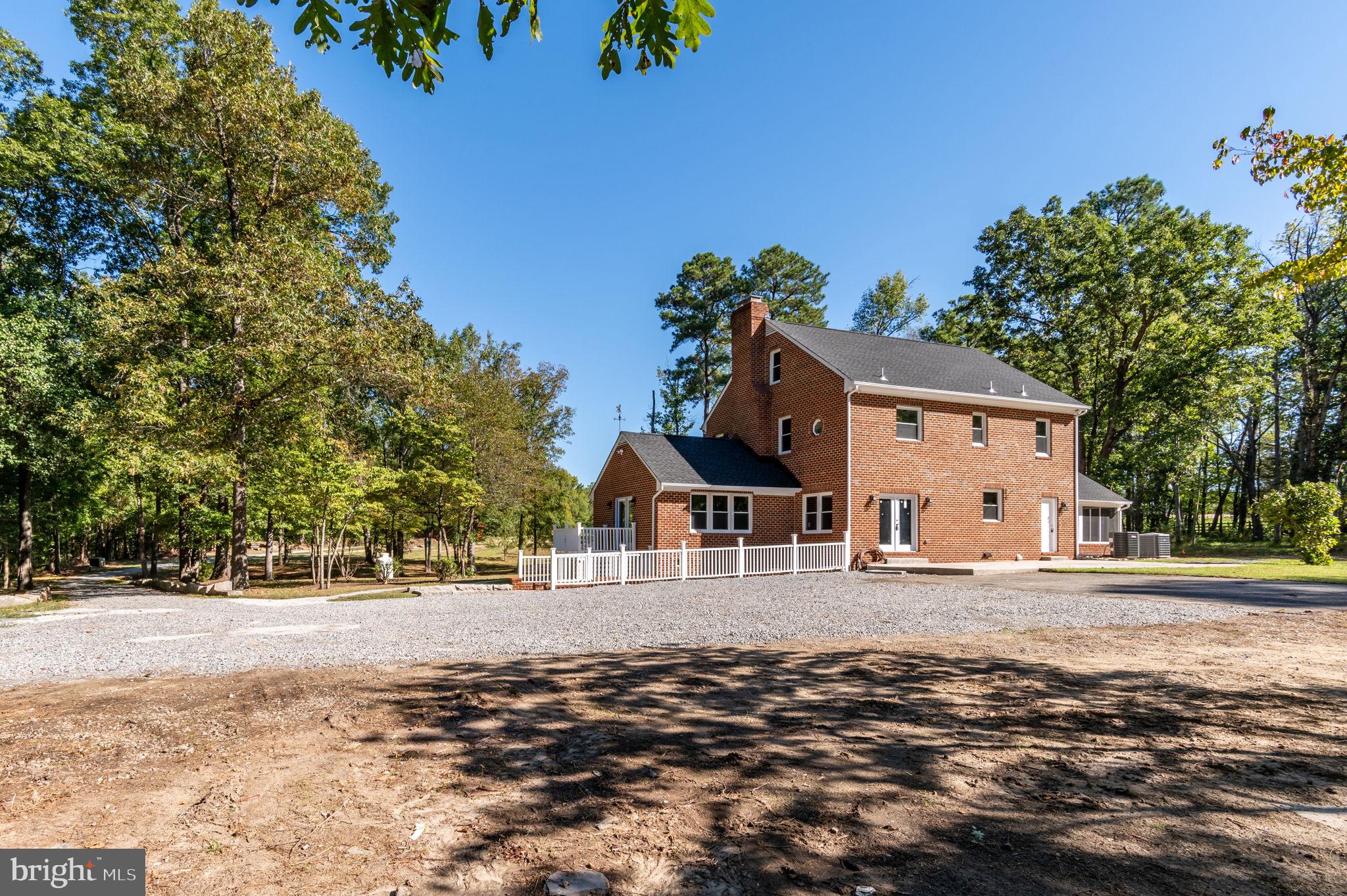 ELMONT - Residential