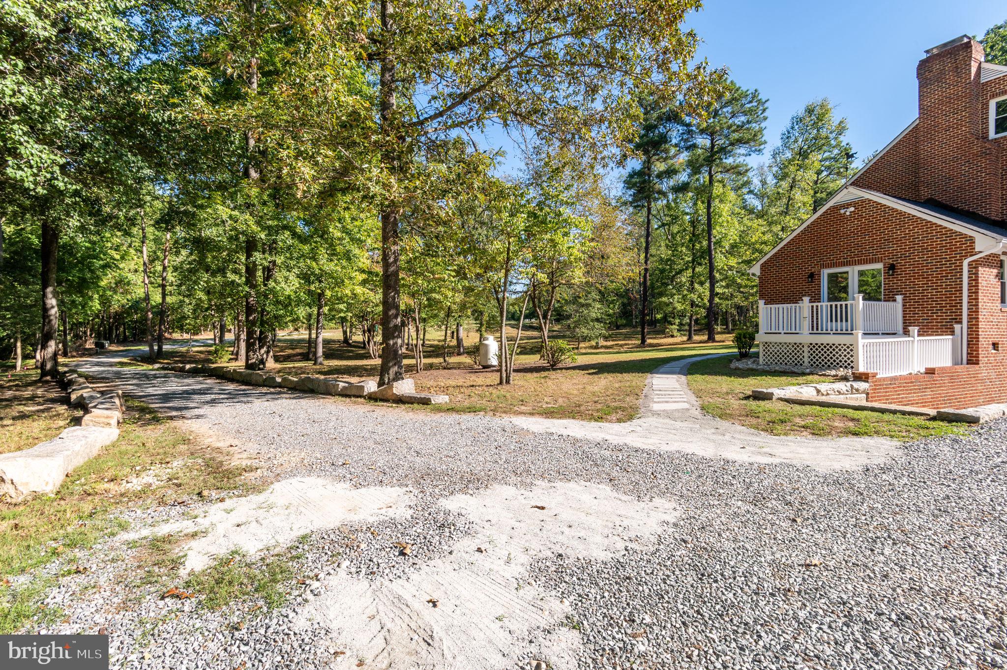 ELMONT - Residential