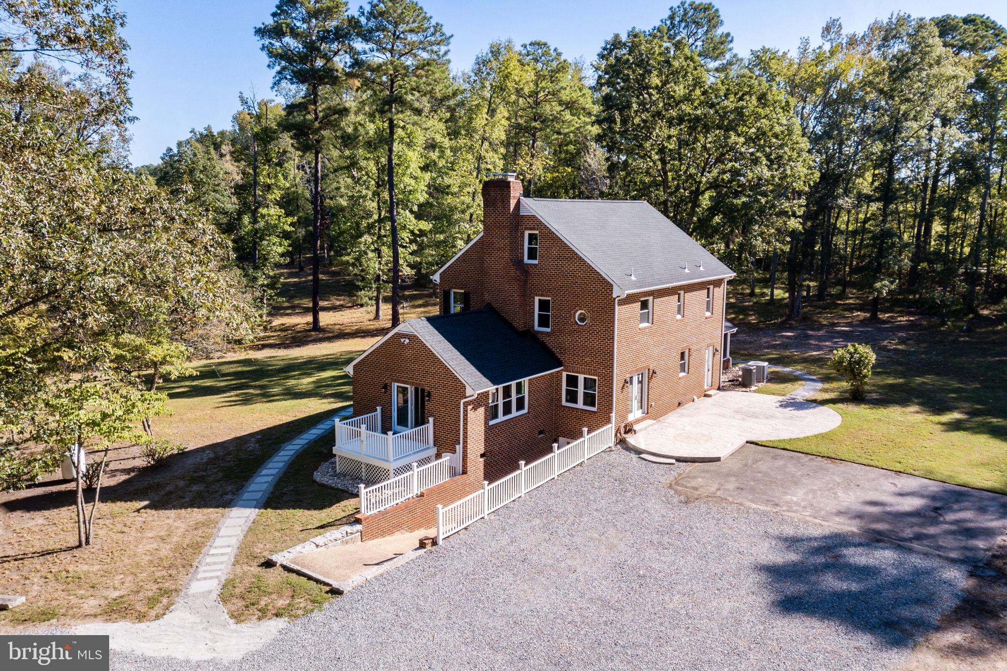 ELMONT - Residential