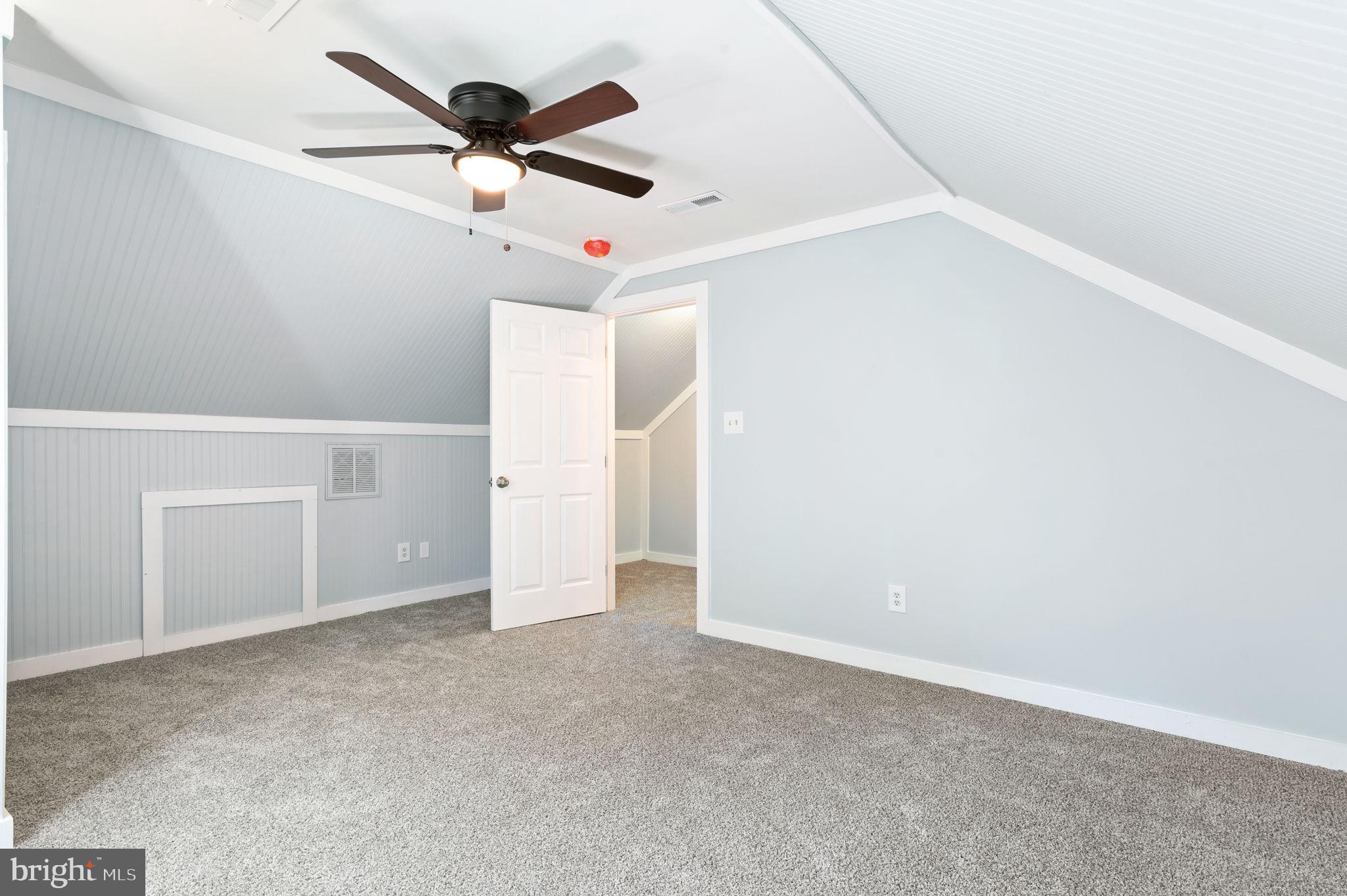 ELMONT - Residential