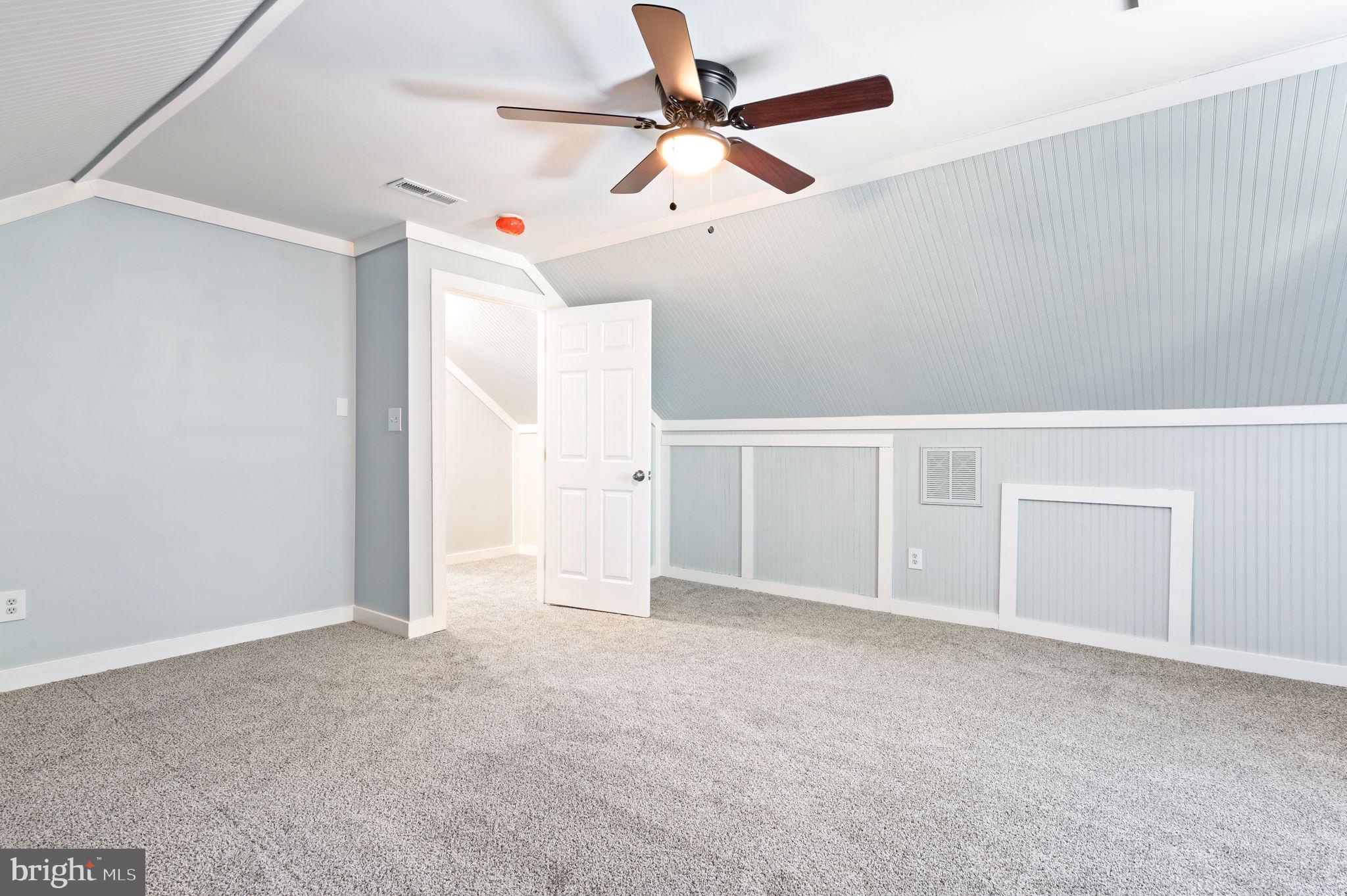 ELMONT - Residential