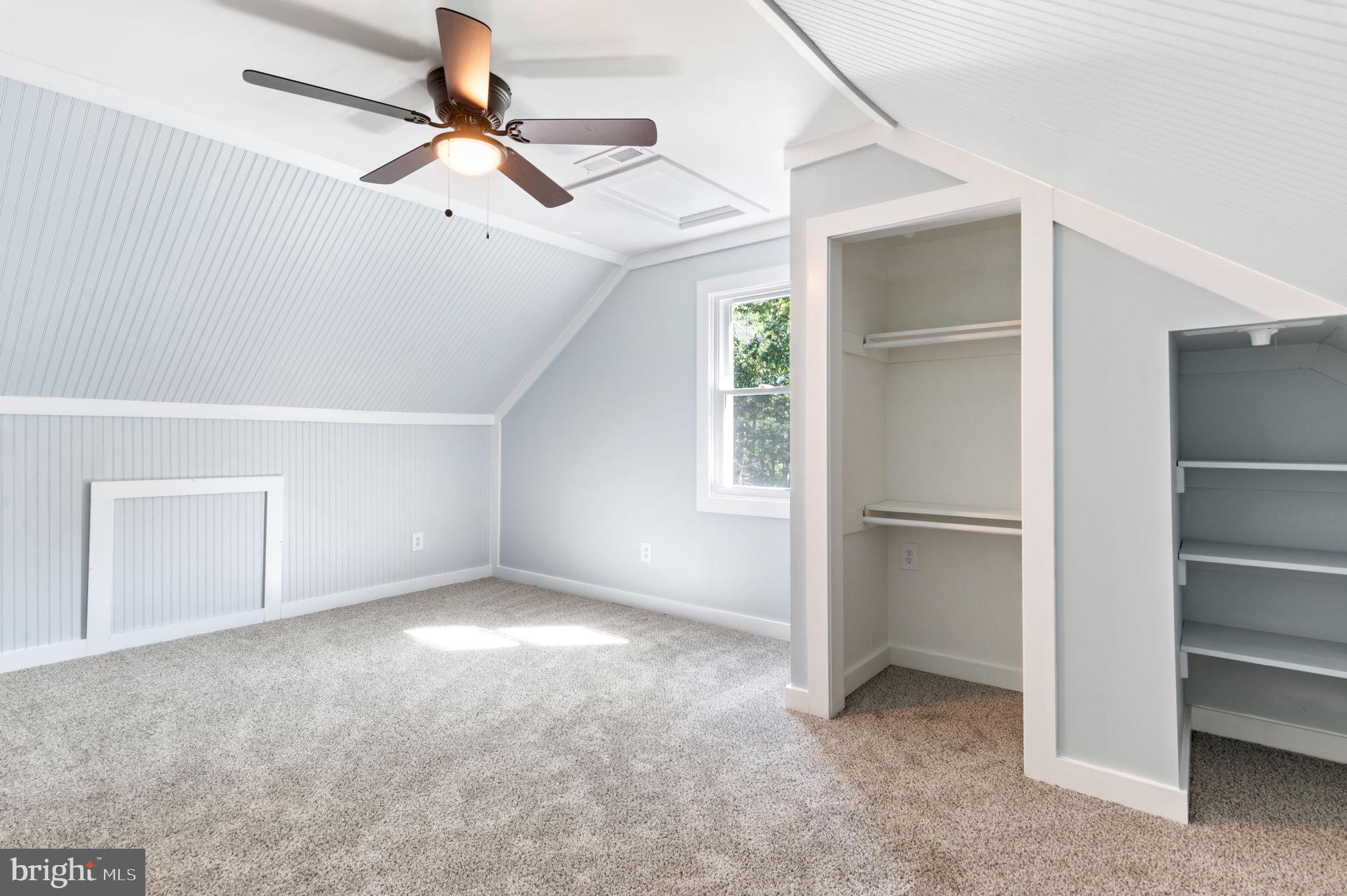 ELMONT - Residential