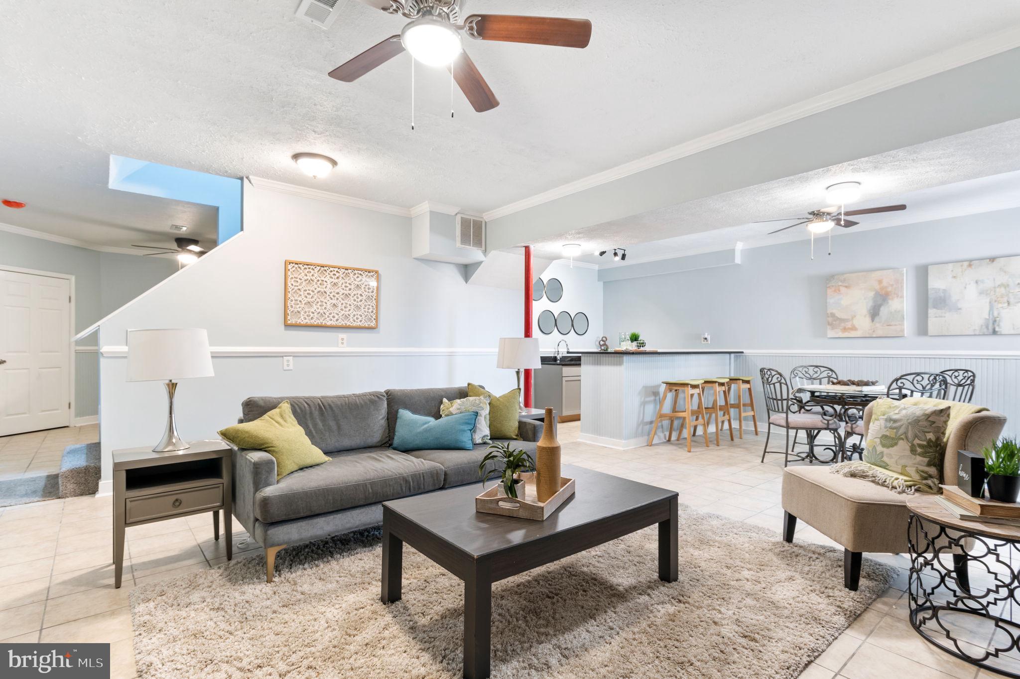 ELMONT - Residential