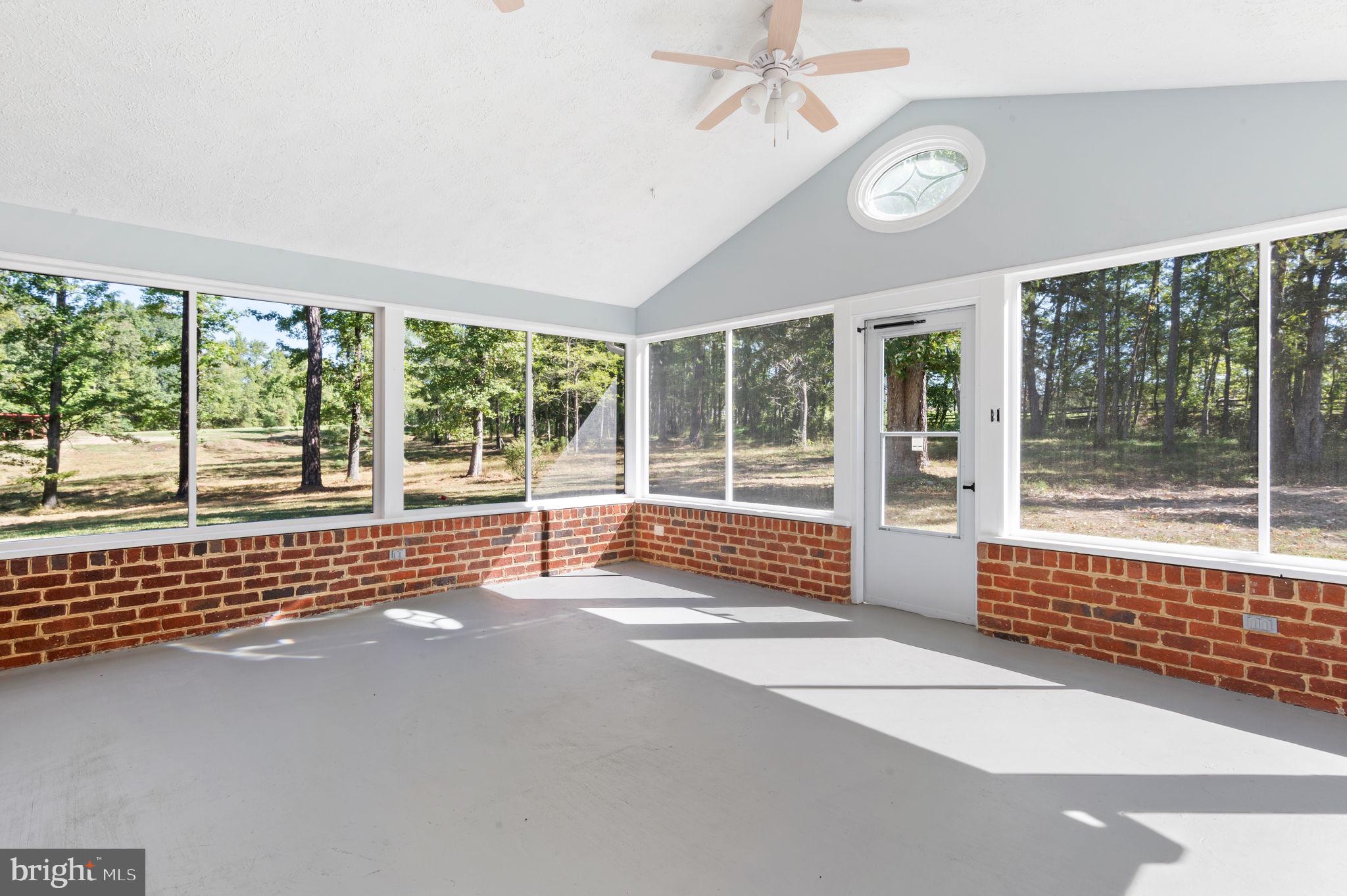 ELMONT - Residential