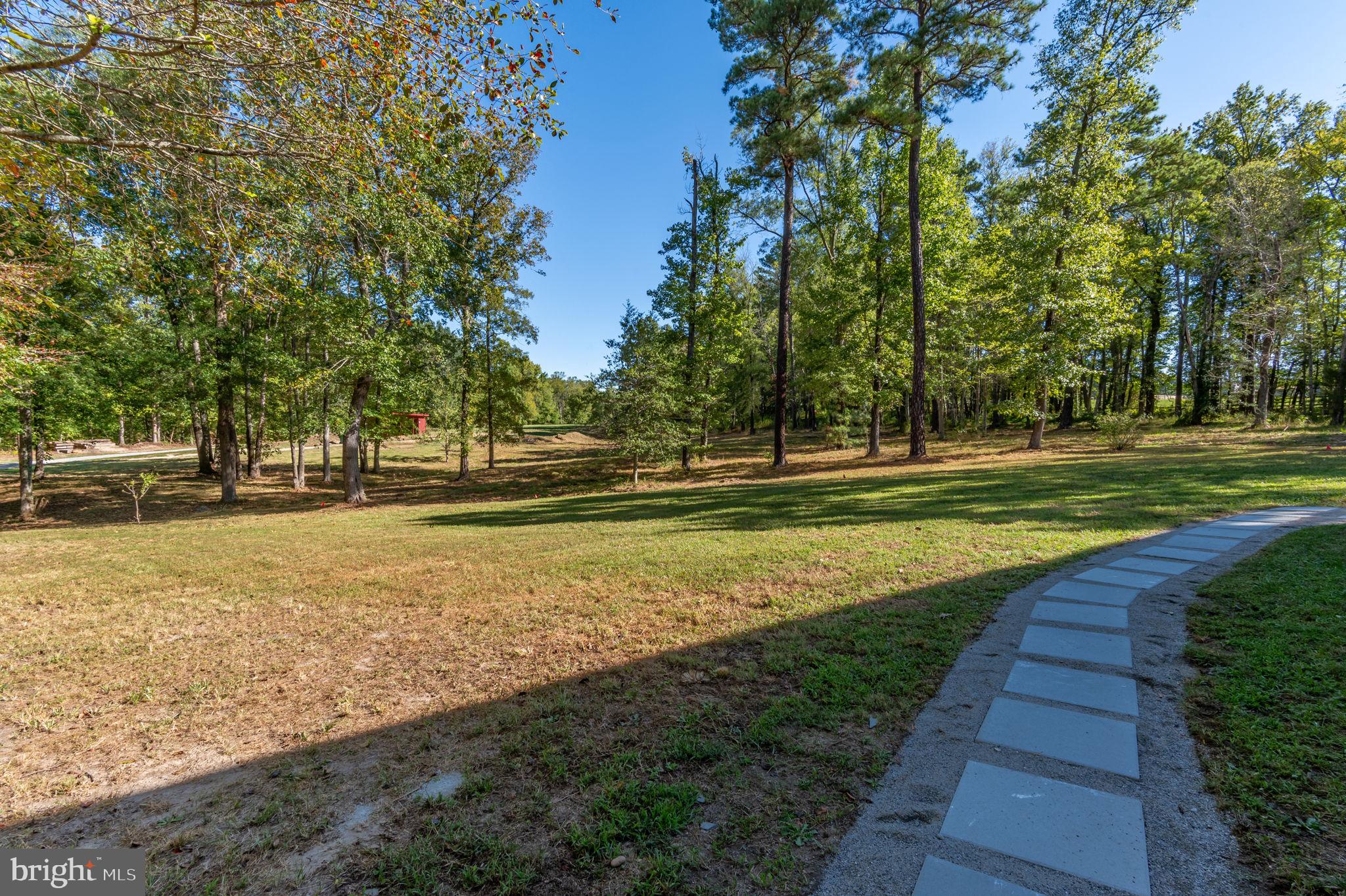 ELMONT - Residential