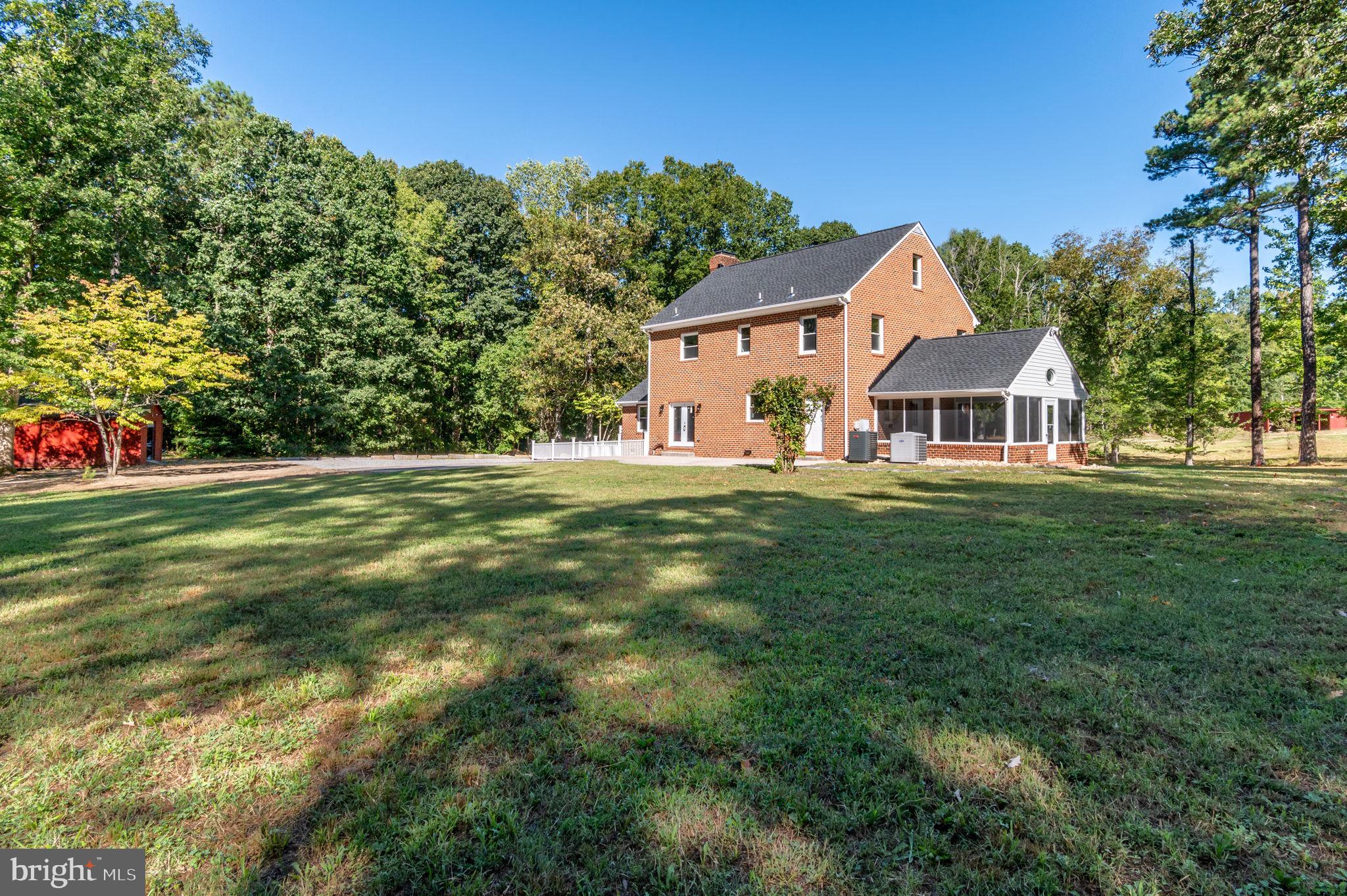 ELMONT - Residential