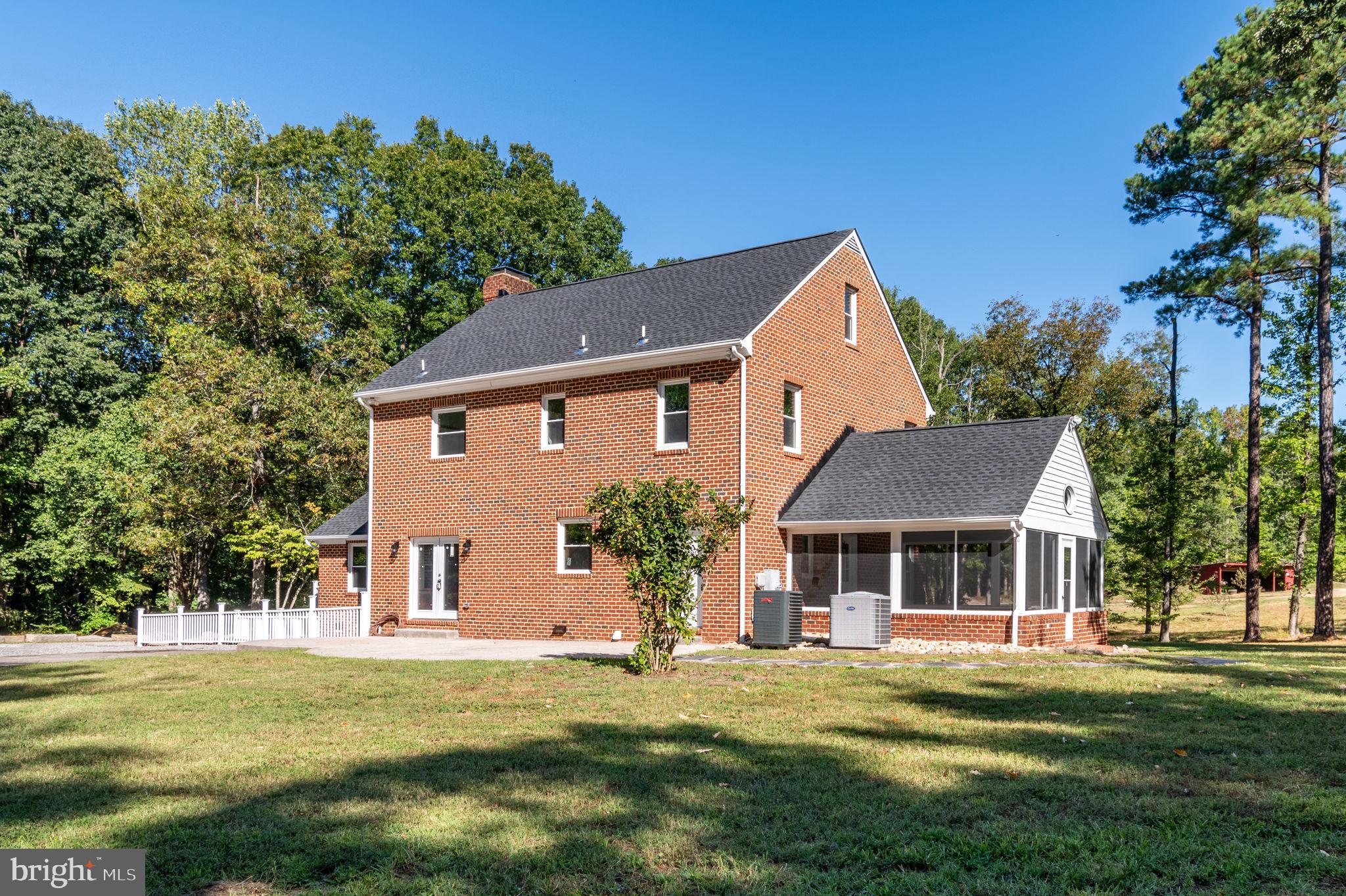 ELMONT - Residential