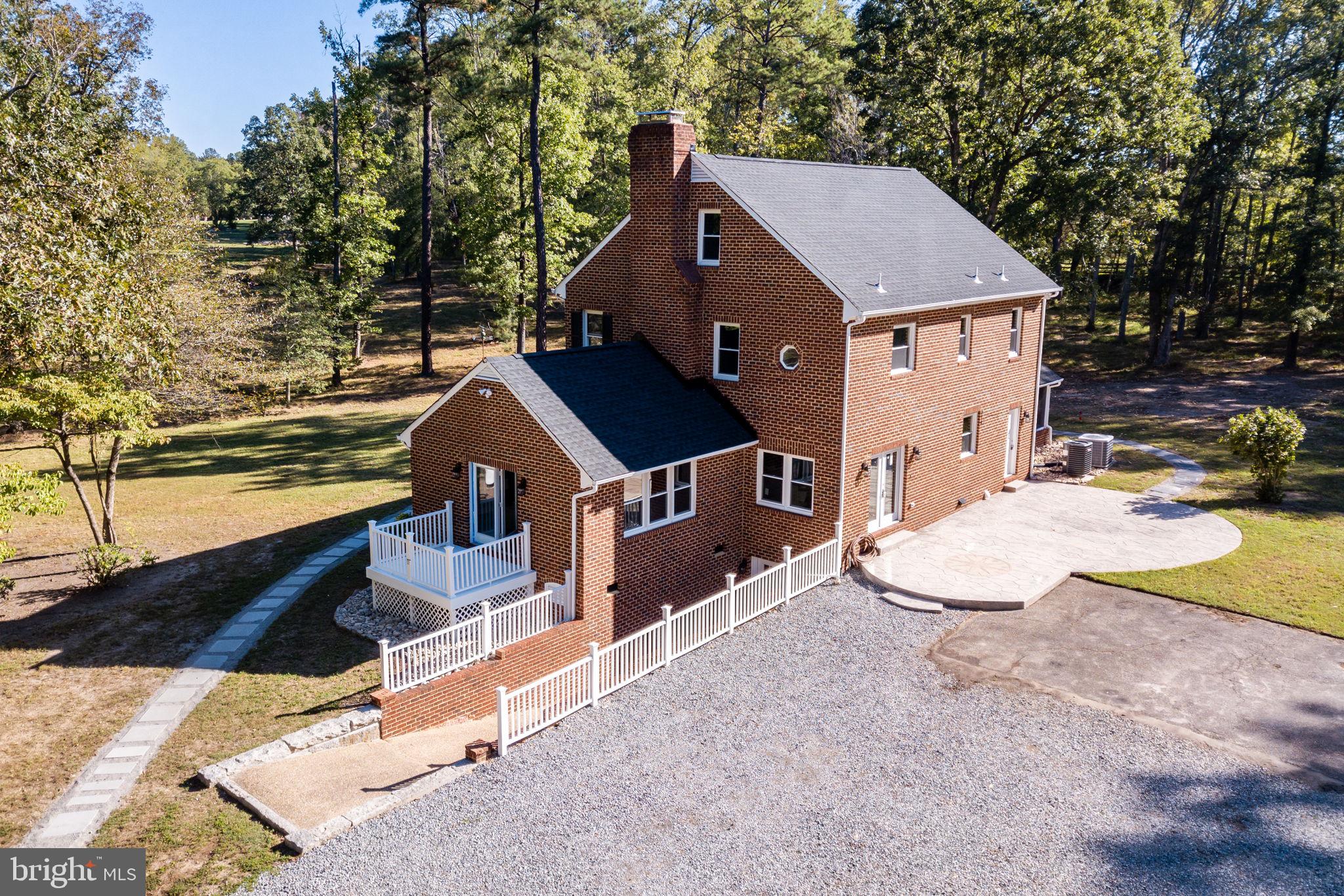 ELMONT - Residential