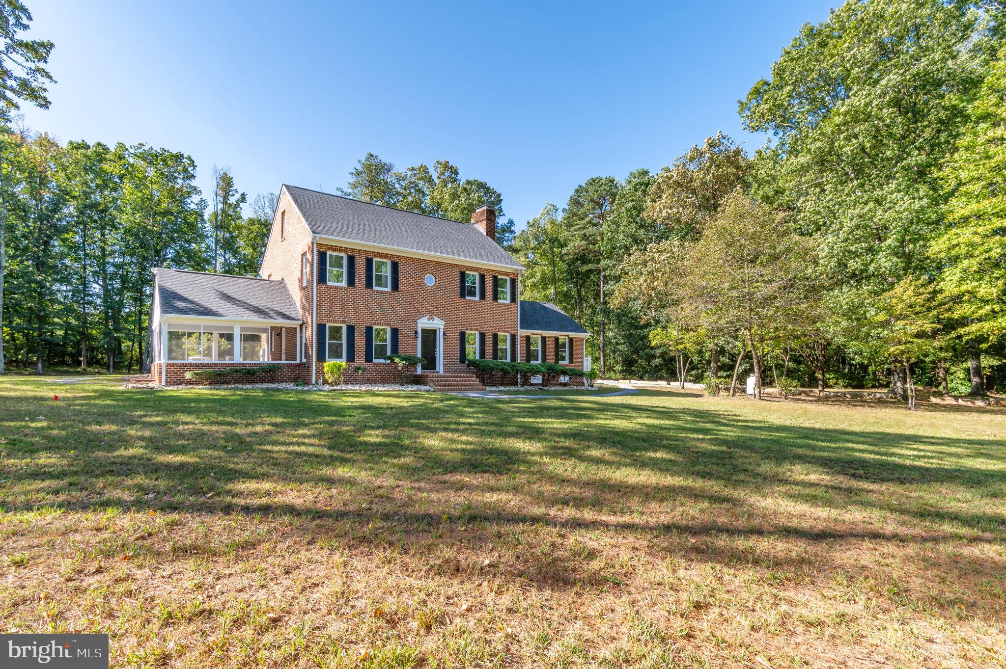 ELMONT - Residential