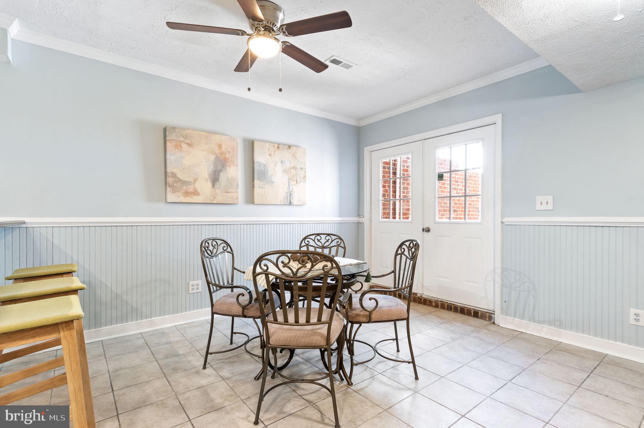 ELMONT - Residential