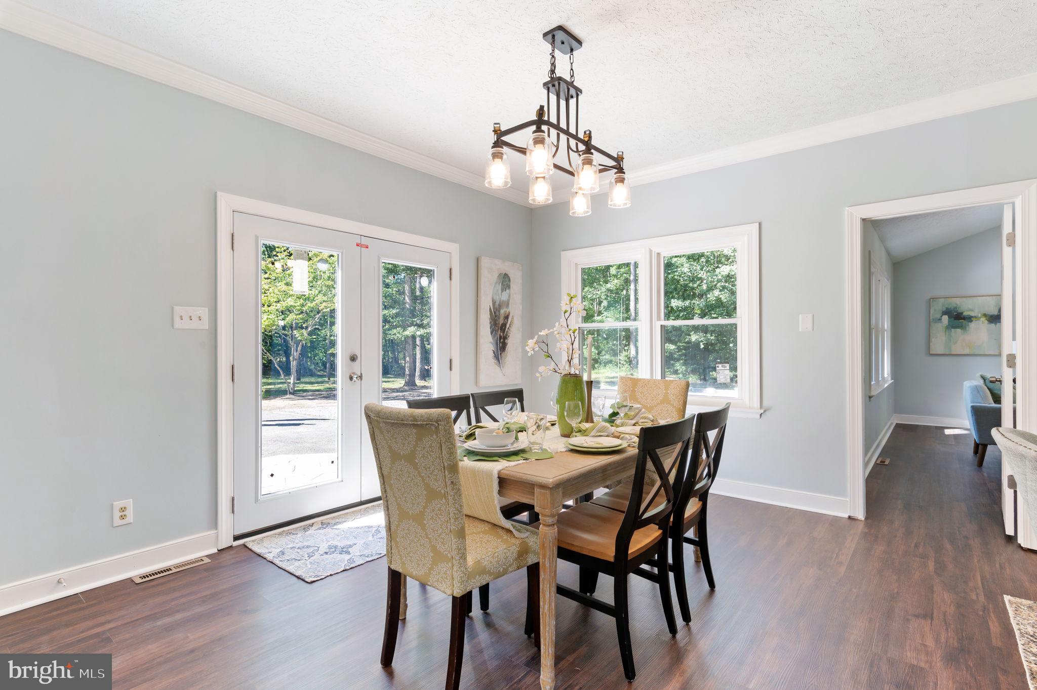 ELMONT - Residential