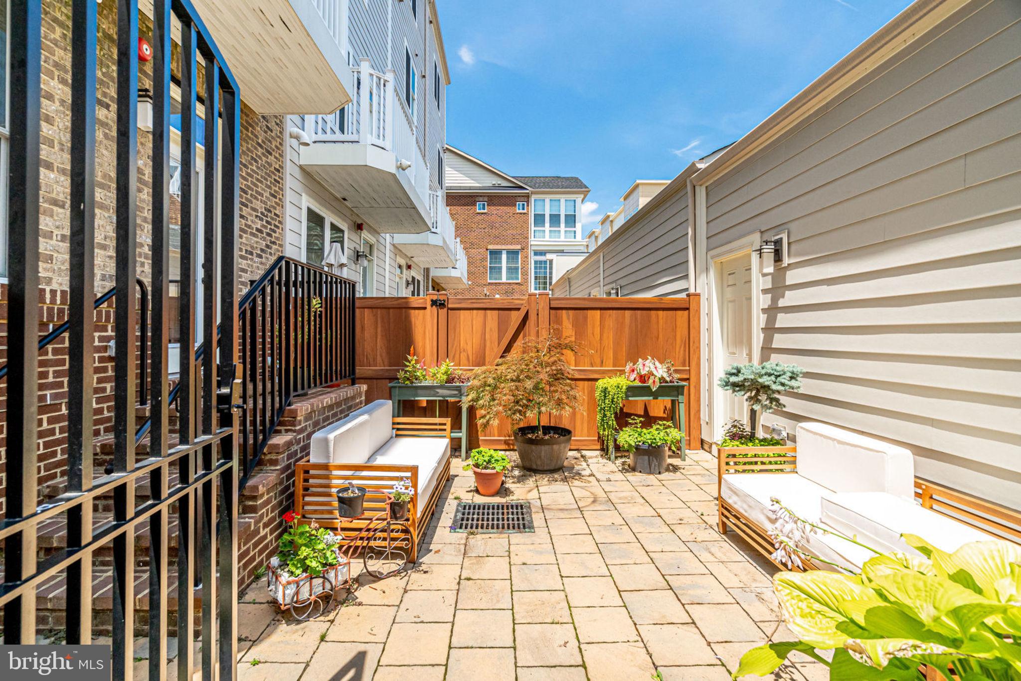 DOUGLAS PARK - Residential Lease