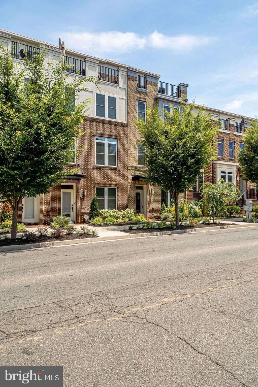 DOUGLAS PARK - Residential Lease