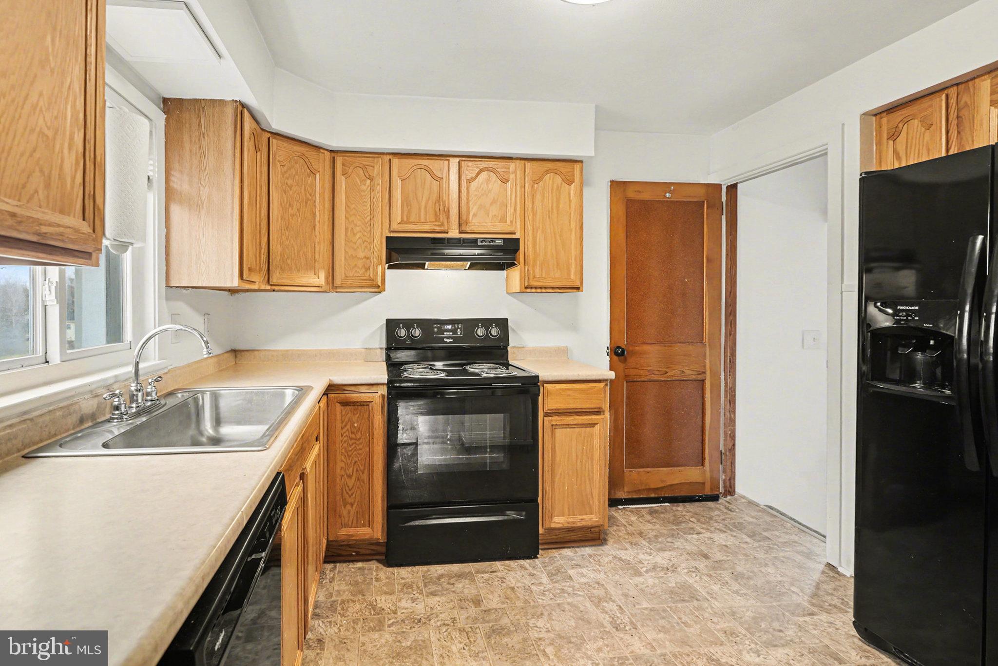 DUKE STREET COMMONS - Residential