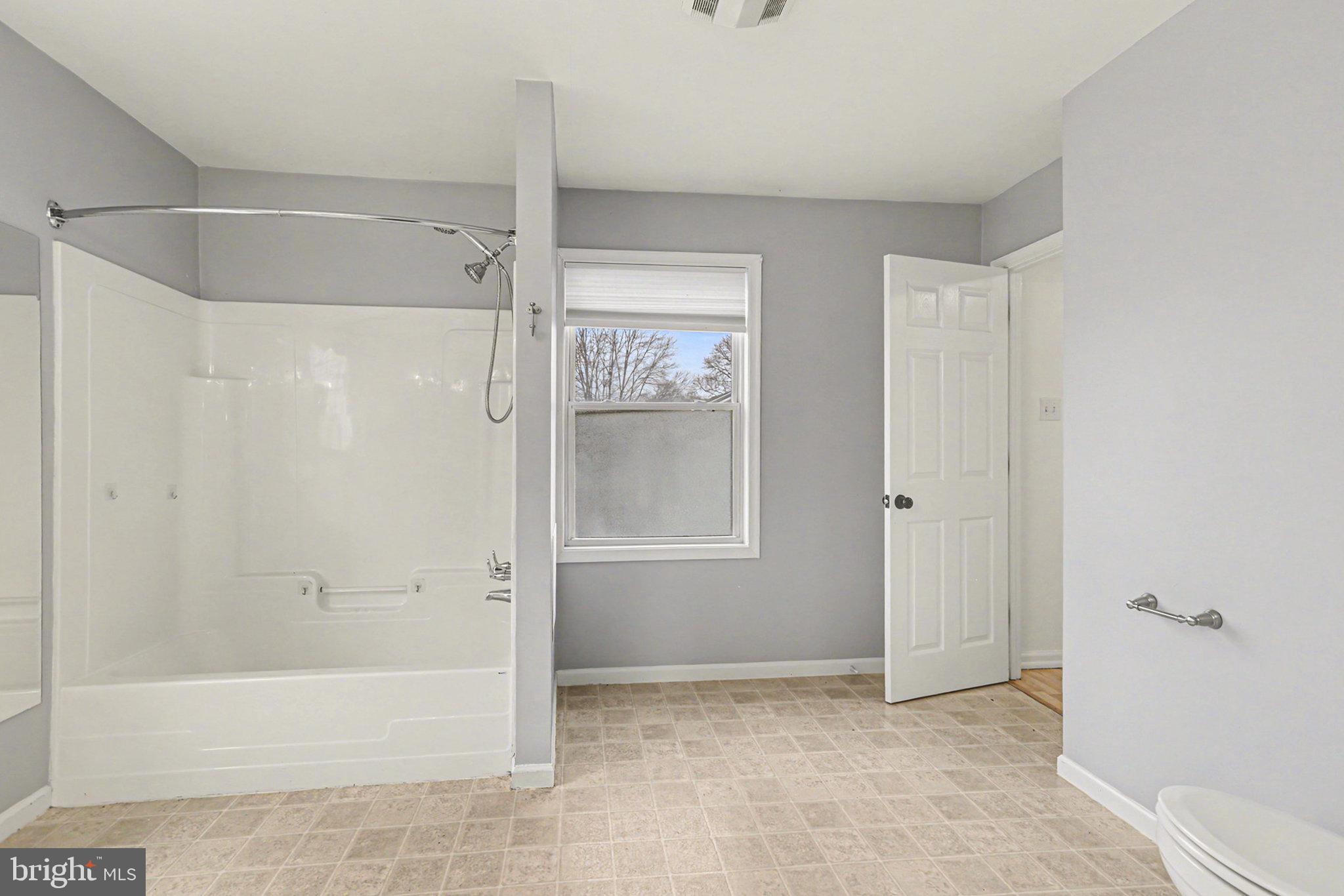 DUKE STREET COMMONS - Residential