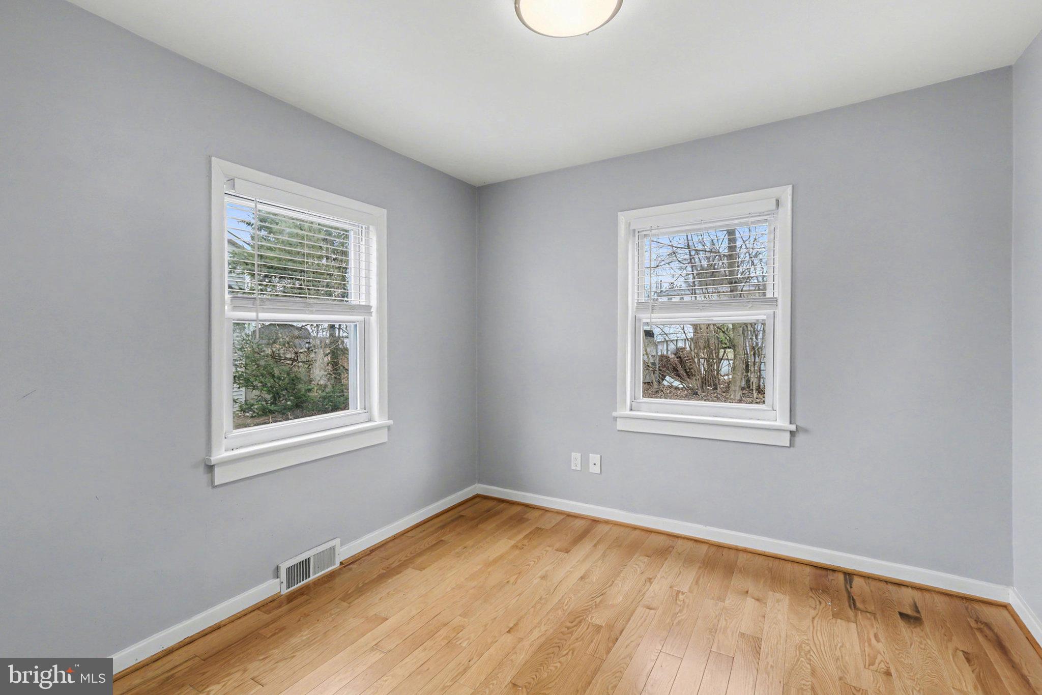 DUKE STREET COMMONS - Residential