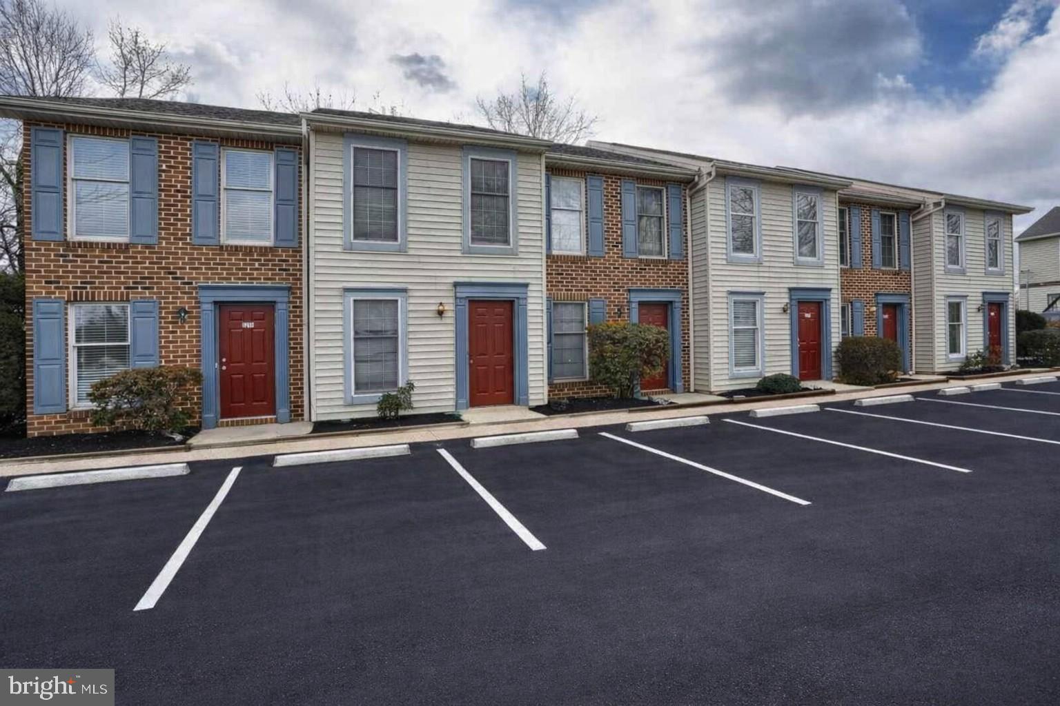 DUKE STREET COMMONS - Residential