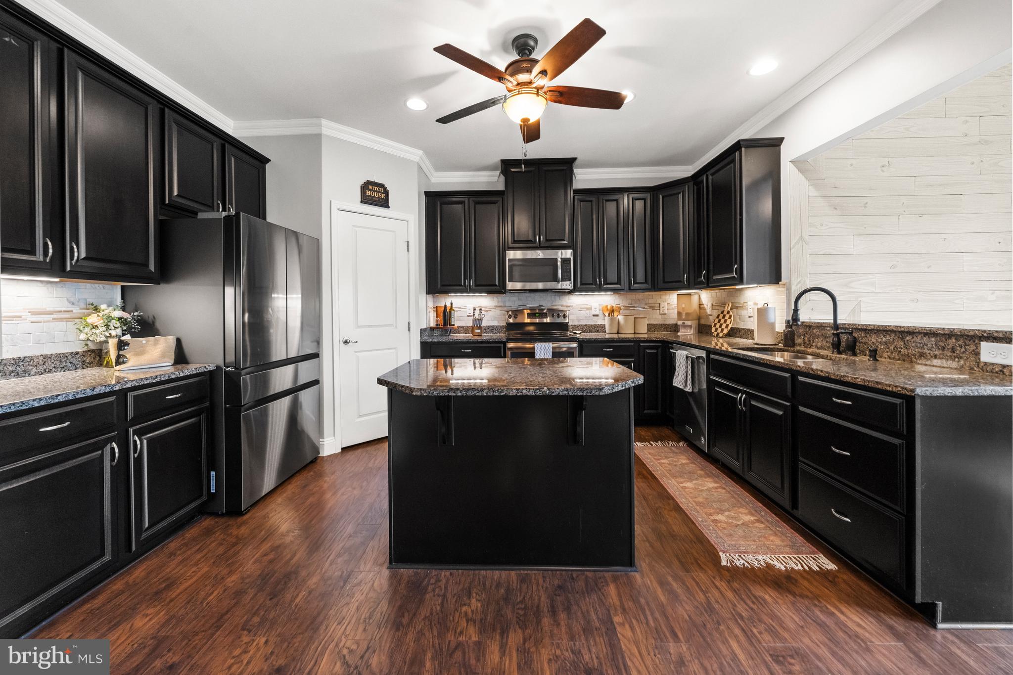 CROSSLAND AT CANAL - Residential
