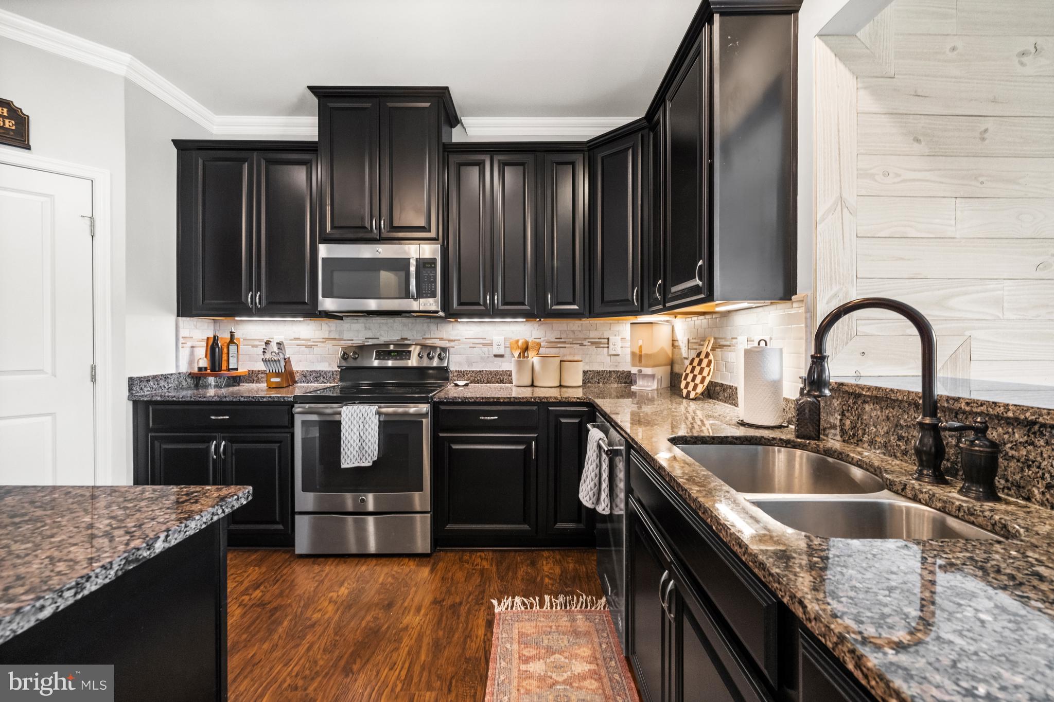 CROSSLAND AT CANAL - Residential