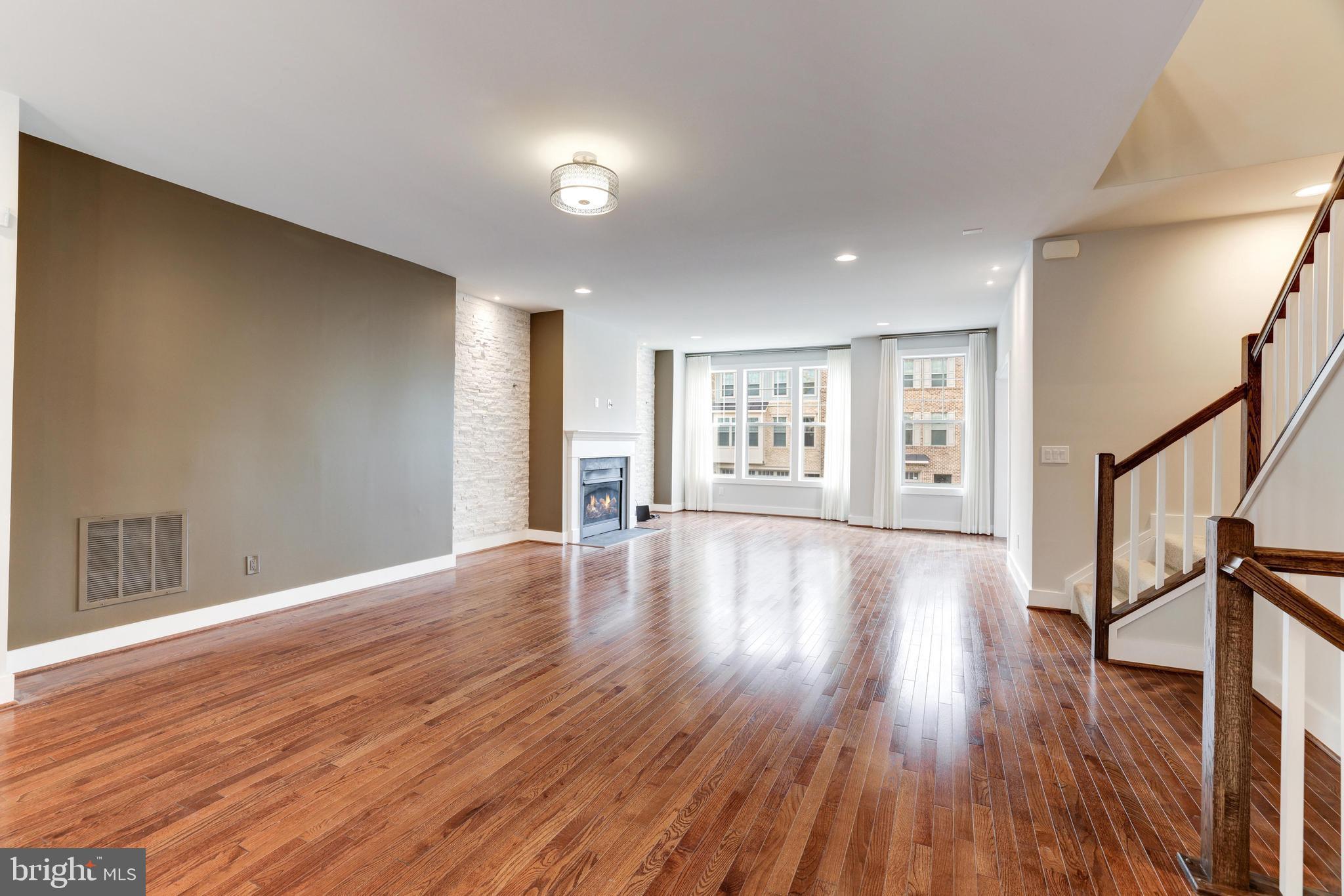 TOWNES OF BURKE - Residential Lease